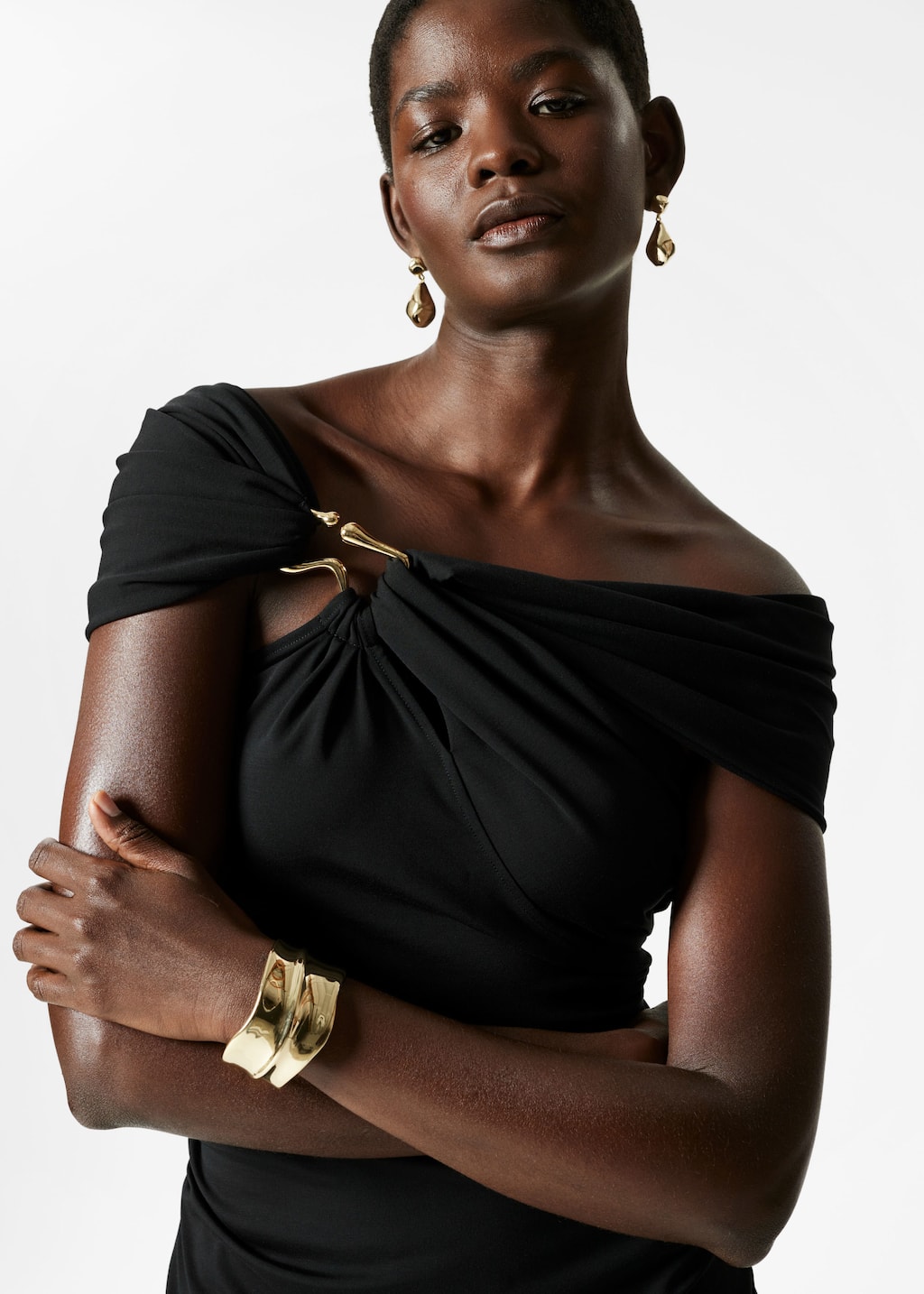 Off-Shoulder Maxi Dress - Black - Lookbook