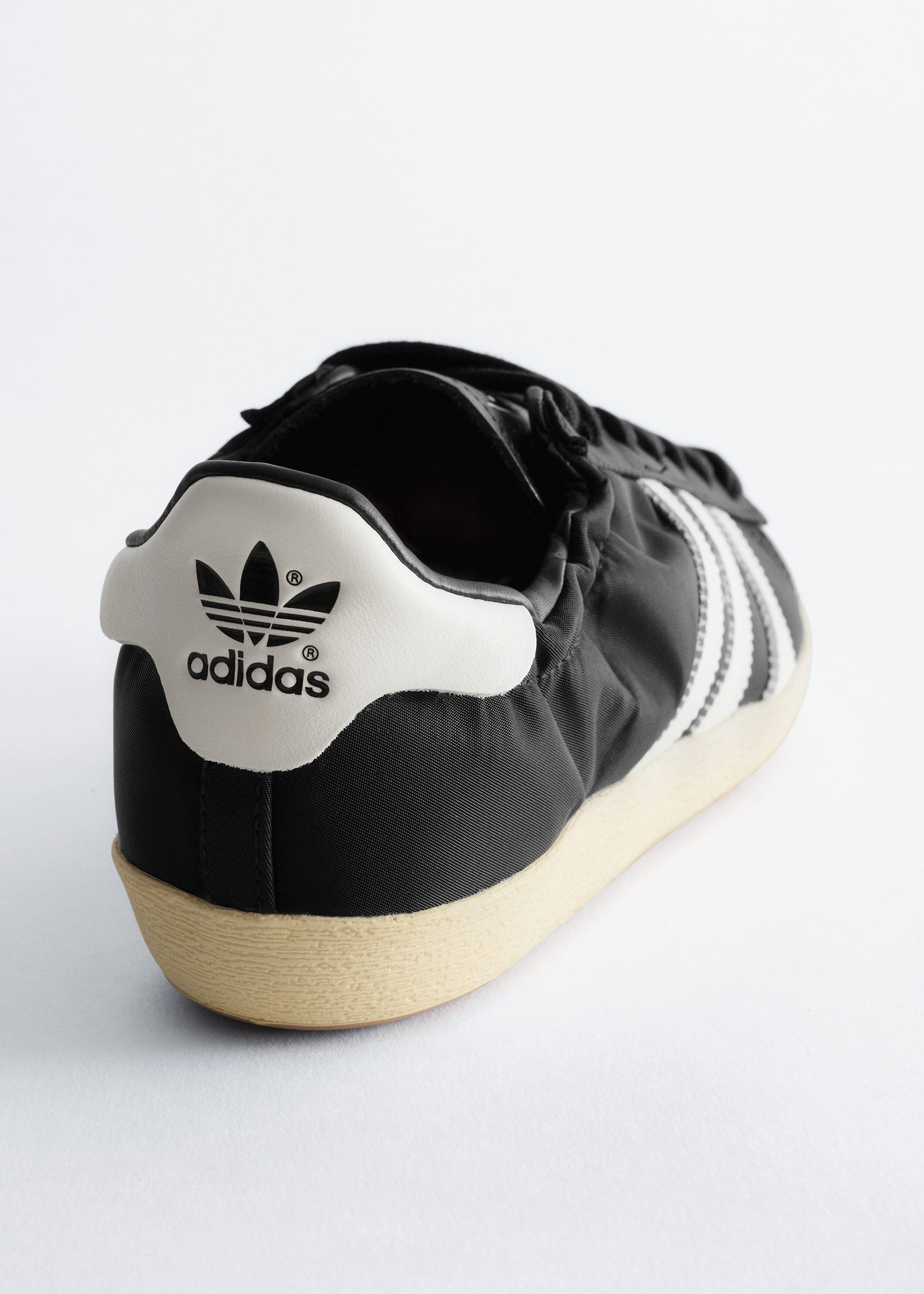 adidas Originals Jabbar Lo Scrunch Sneakers - Black/White - Still Life