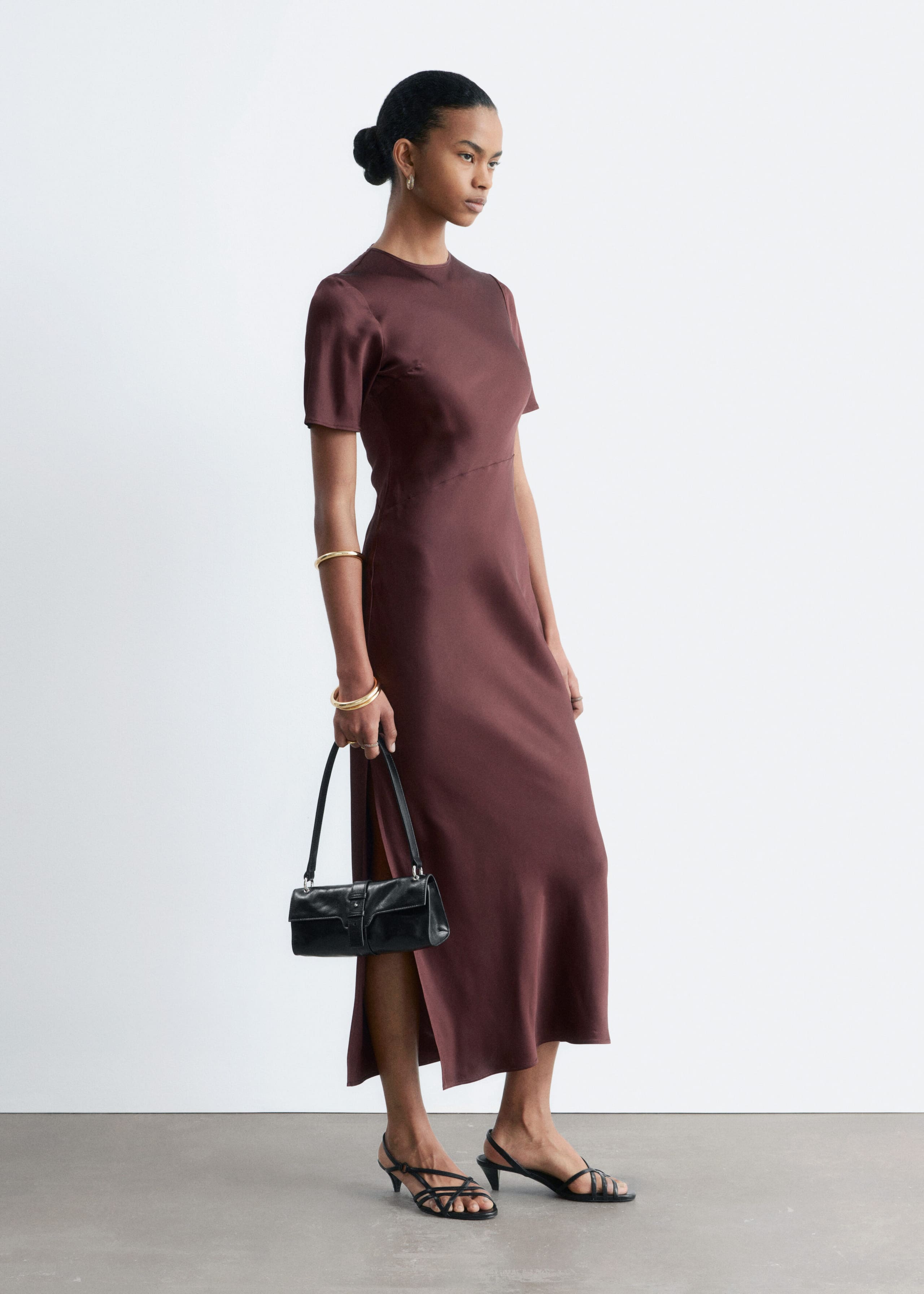 Viskose-Maxikleid mit Paisleymuster - Dunkelbraun - Lookbook