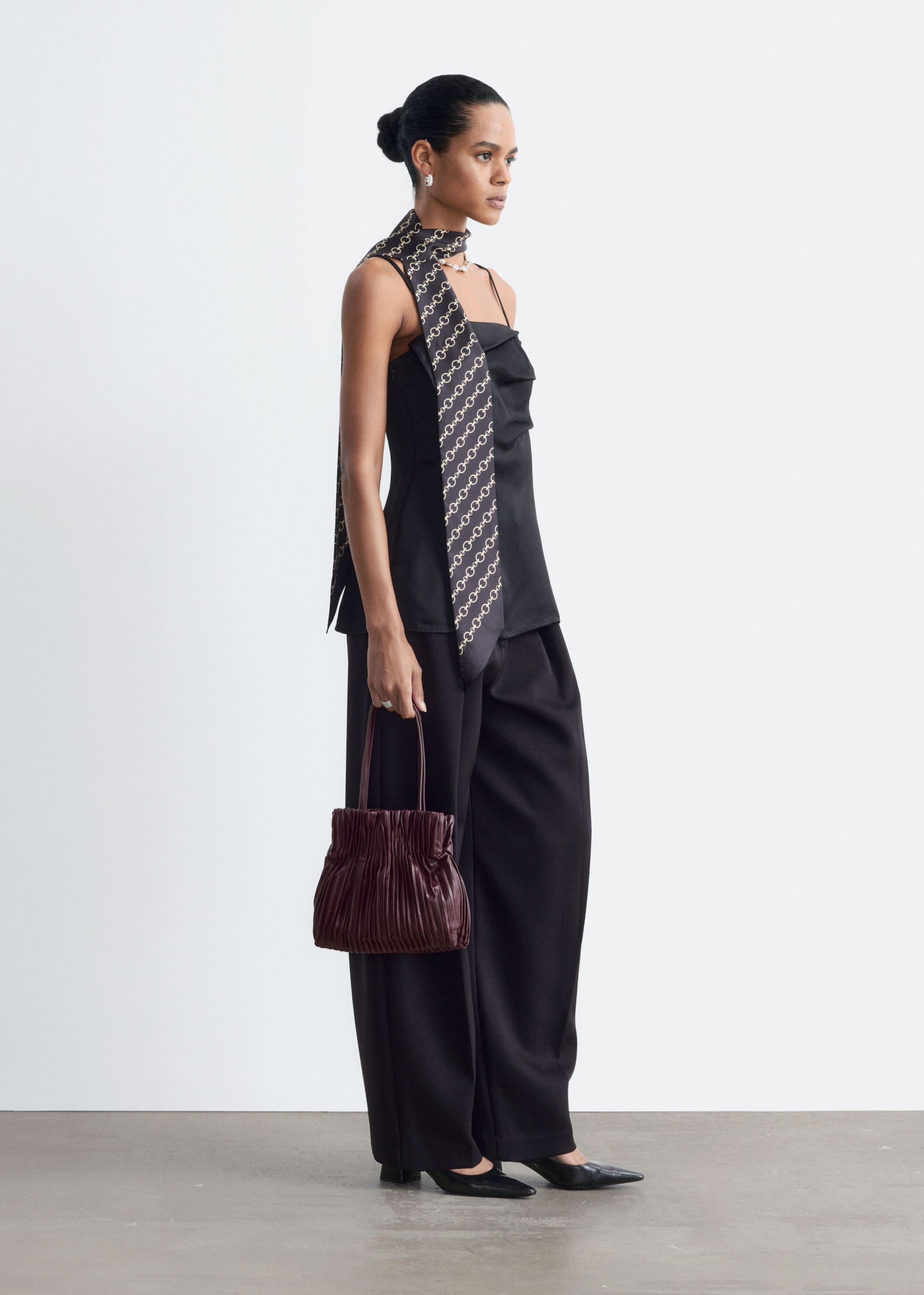 Korsagen-Trägertop - Schwarz - Lookbook