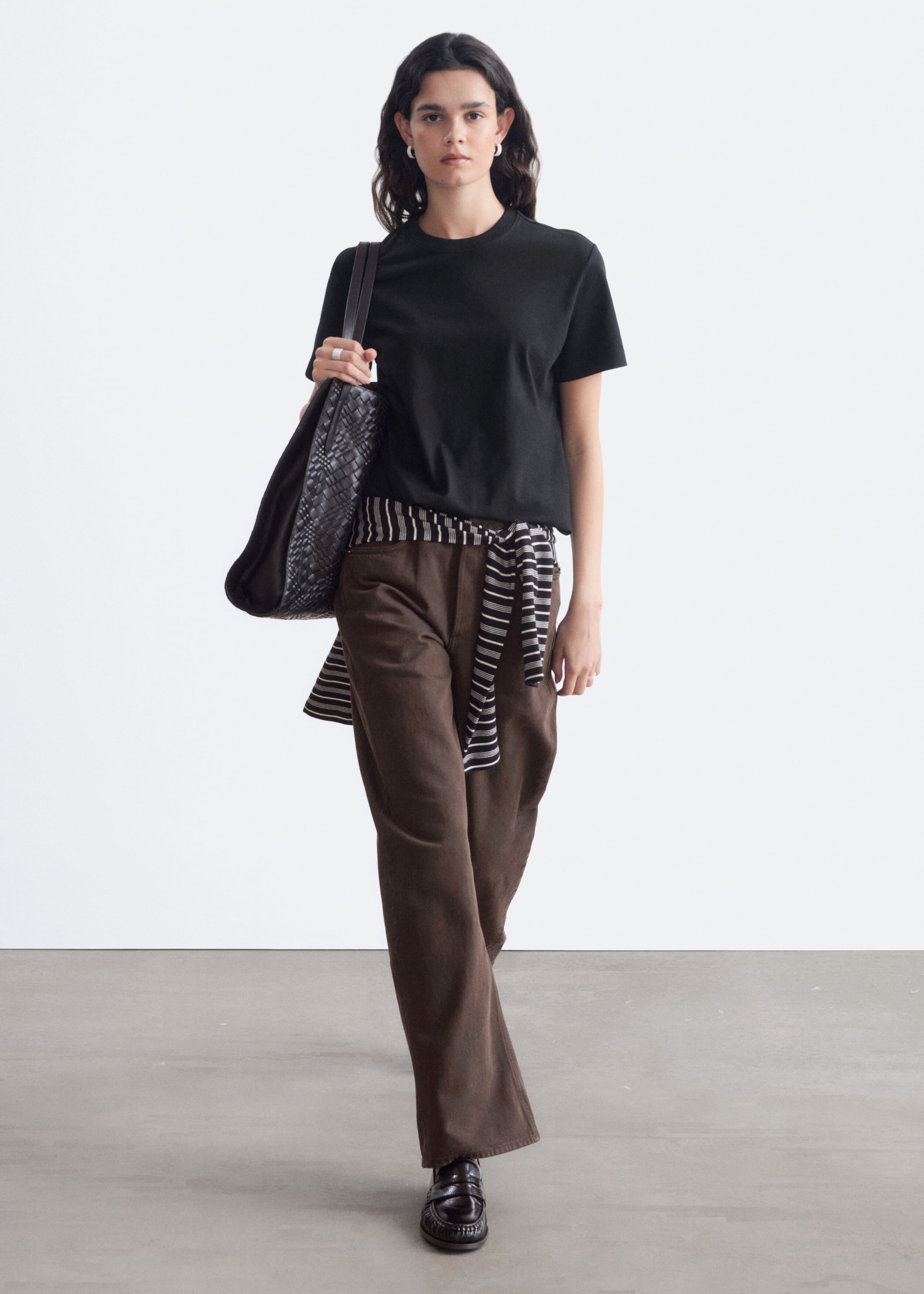 T-shirt en coton à col rond - Noir - Lookbook
