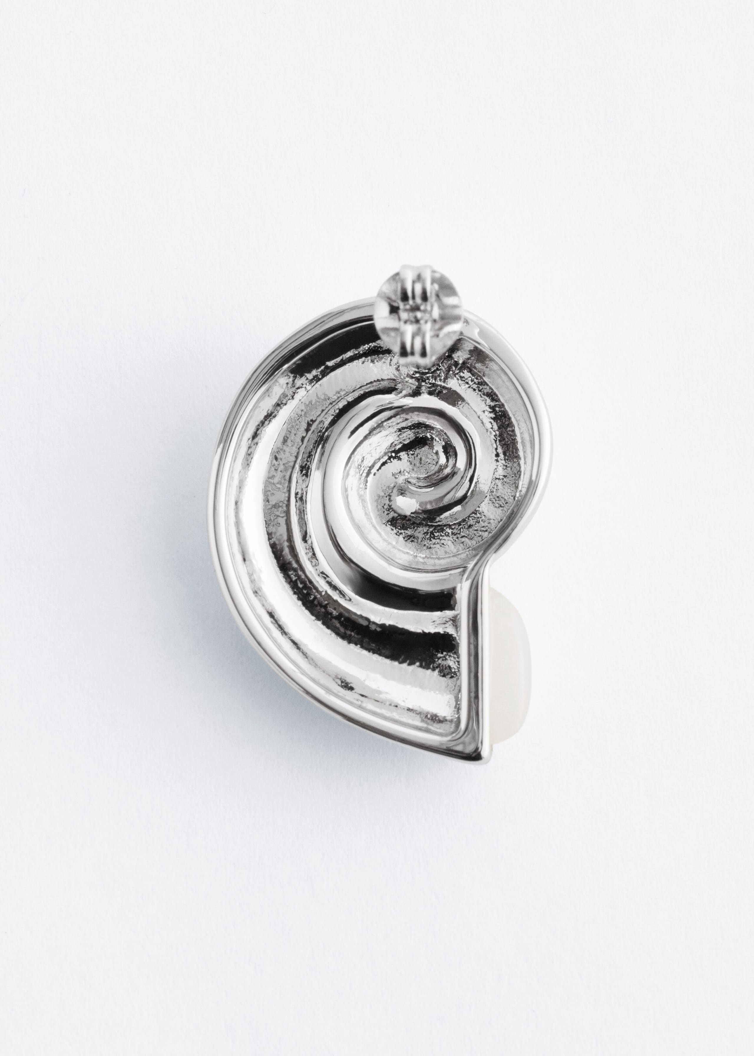 Silver-Plated Shell Earrings - {{variantName}} - Descriptive Detail