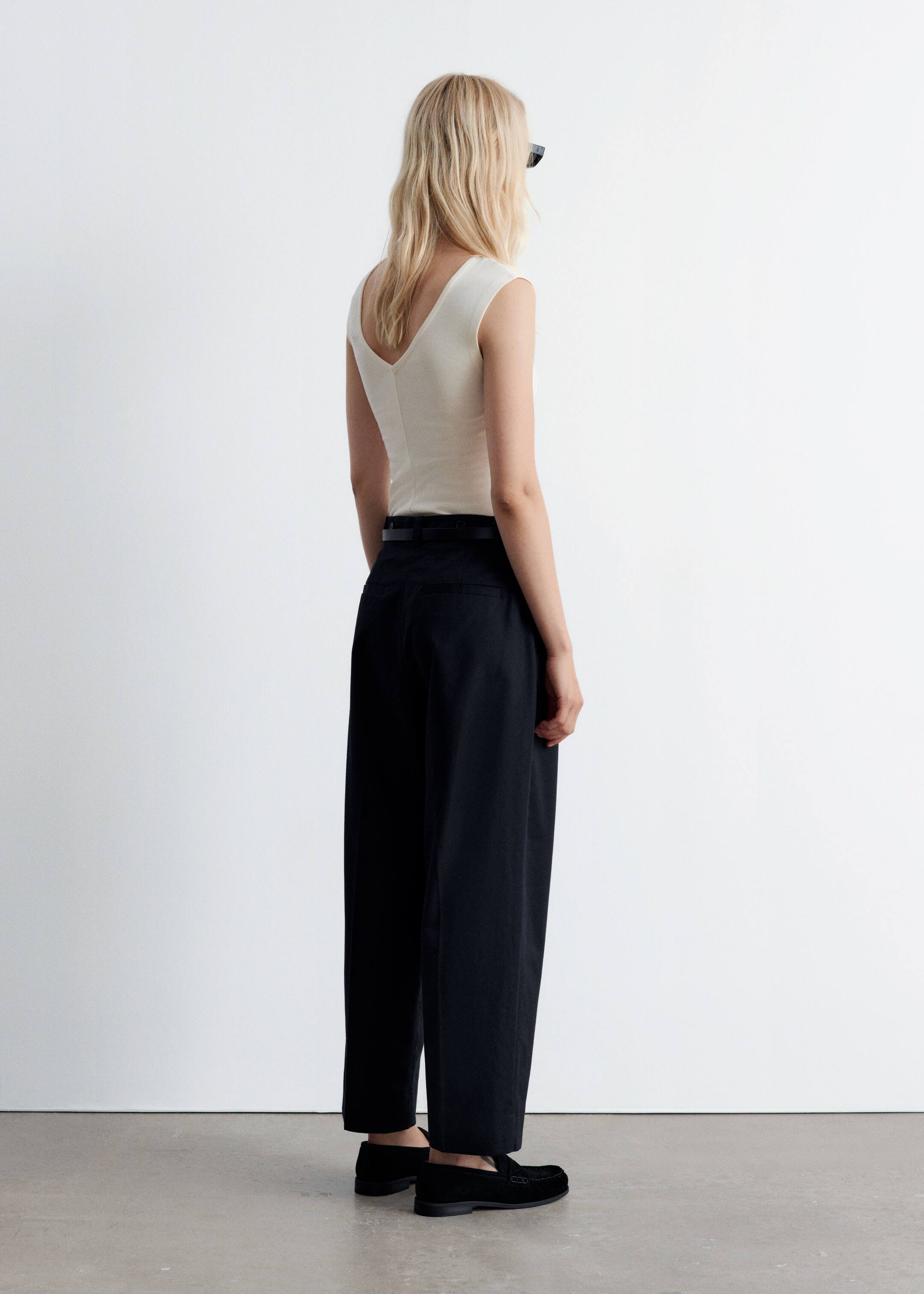 Ver imagem maior: Top com decote em V nas costas - Branco - SENHORA | H&M PT 5