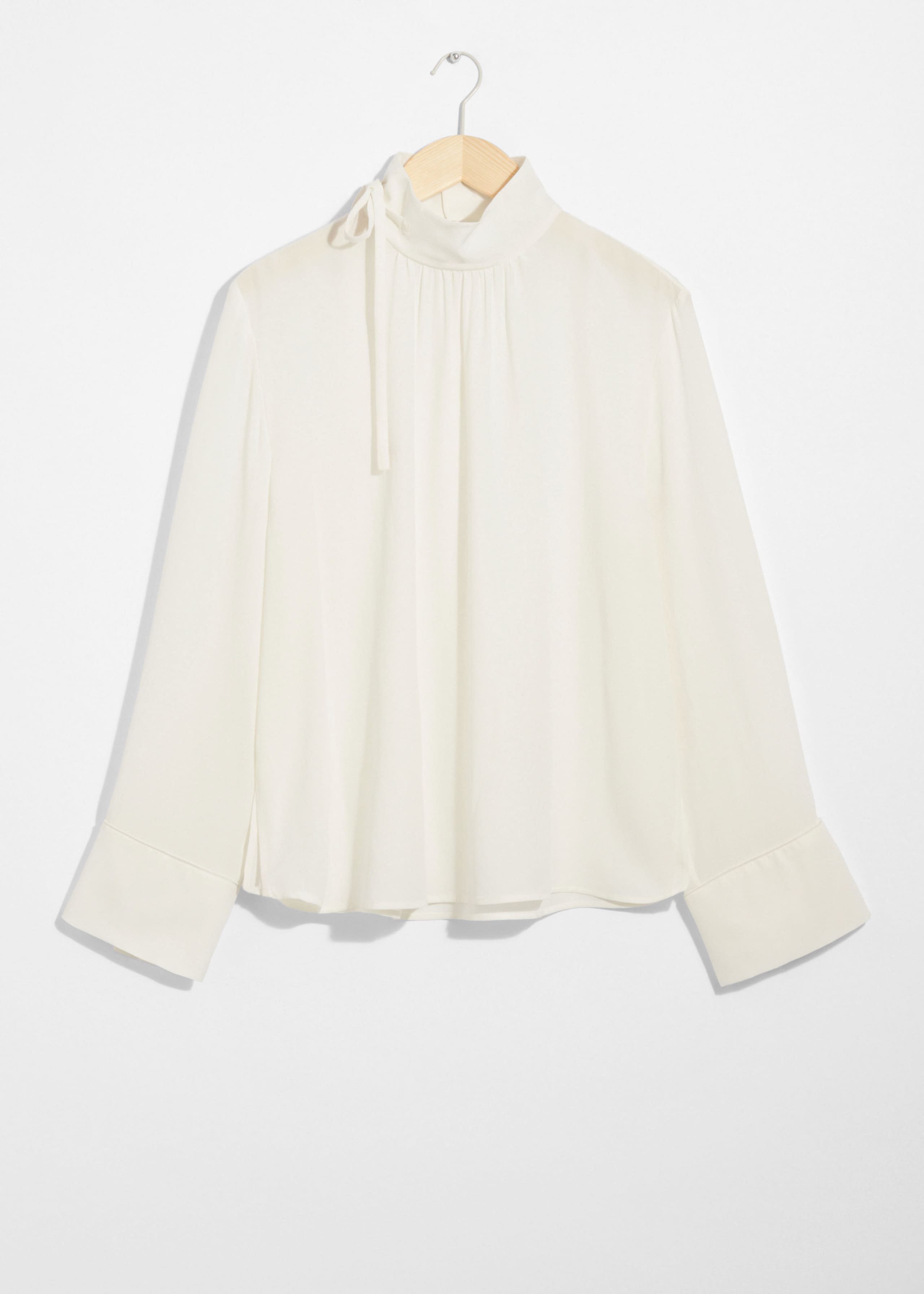 Blusa in seta con colletto alto - Bianco - Natura morta