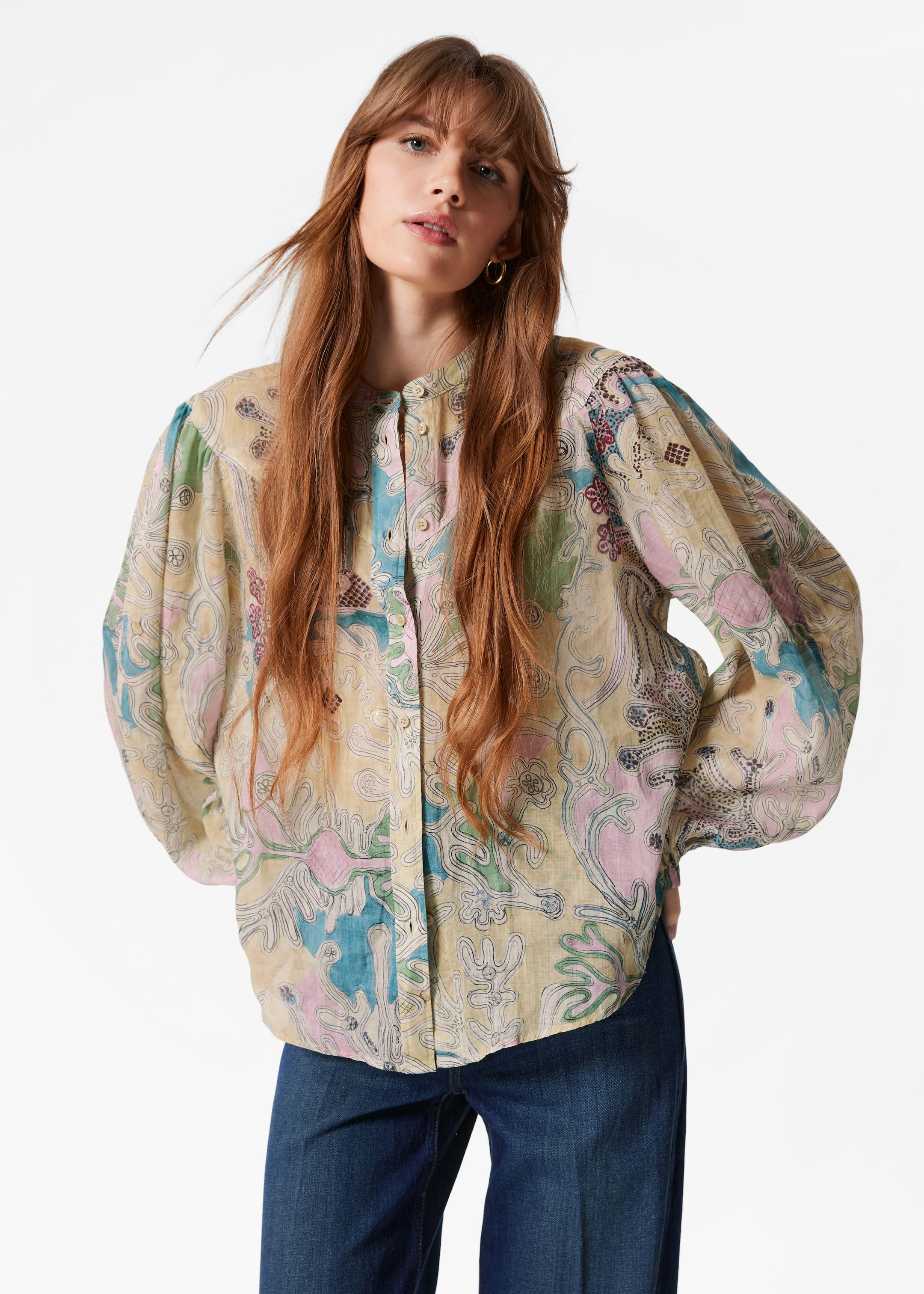 Zobrazit větší obrázek: Halenka s nabíranými rukávy - Beige/Blue Pattern - ŽENY | H&M CZ 1