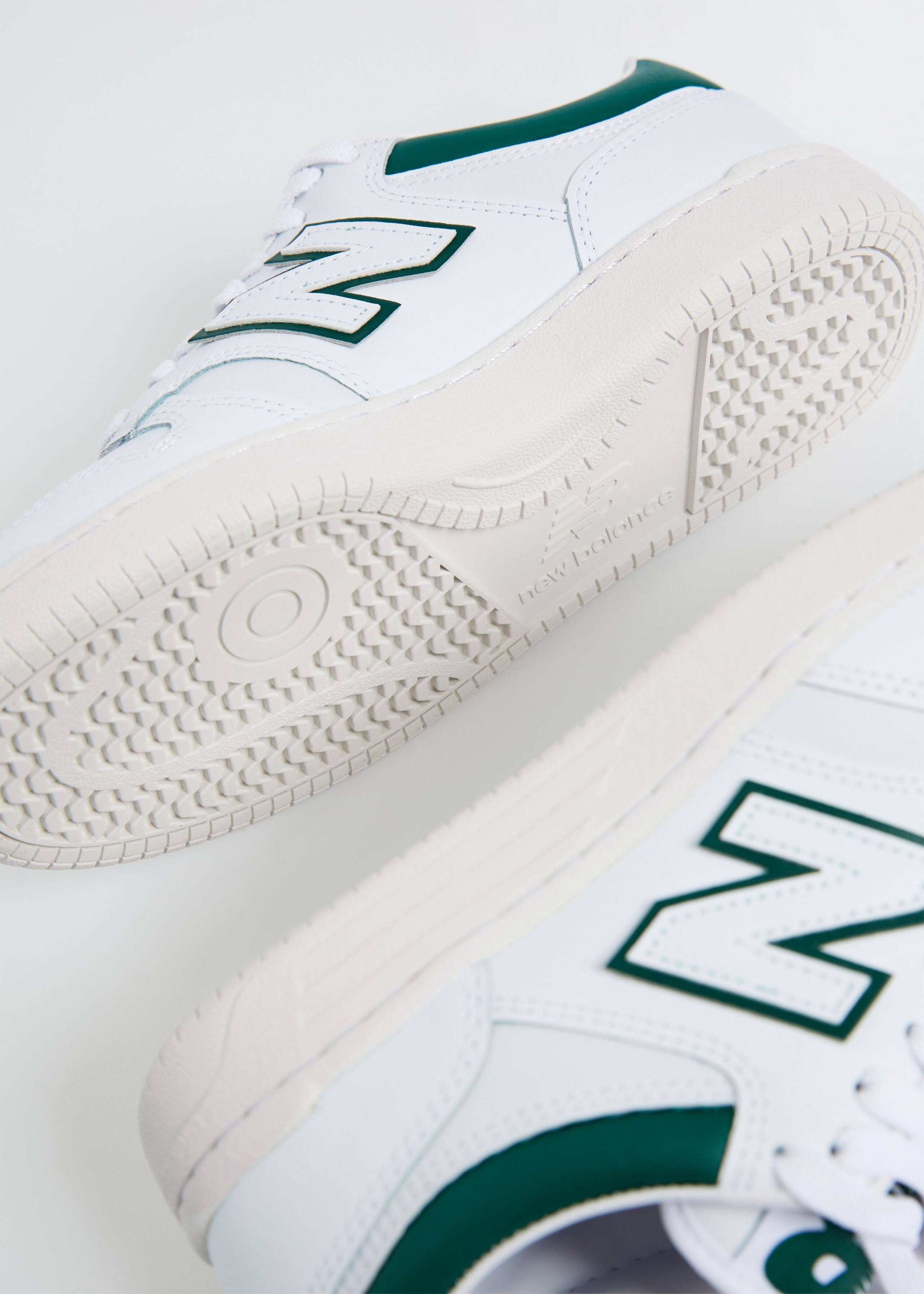 New Balance 480 Sneakers - {{variantName}} - Descriptive Detail