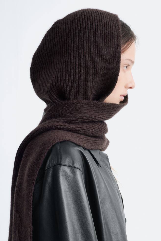 Wełniany szal z kapturem - Mahoniowy - 2