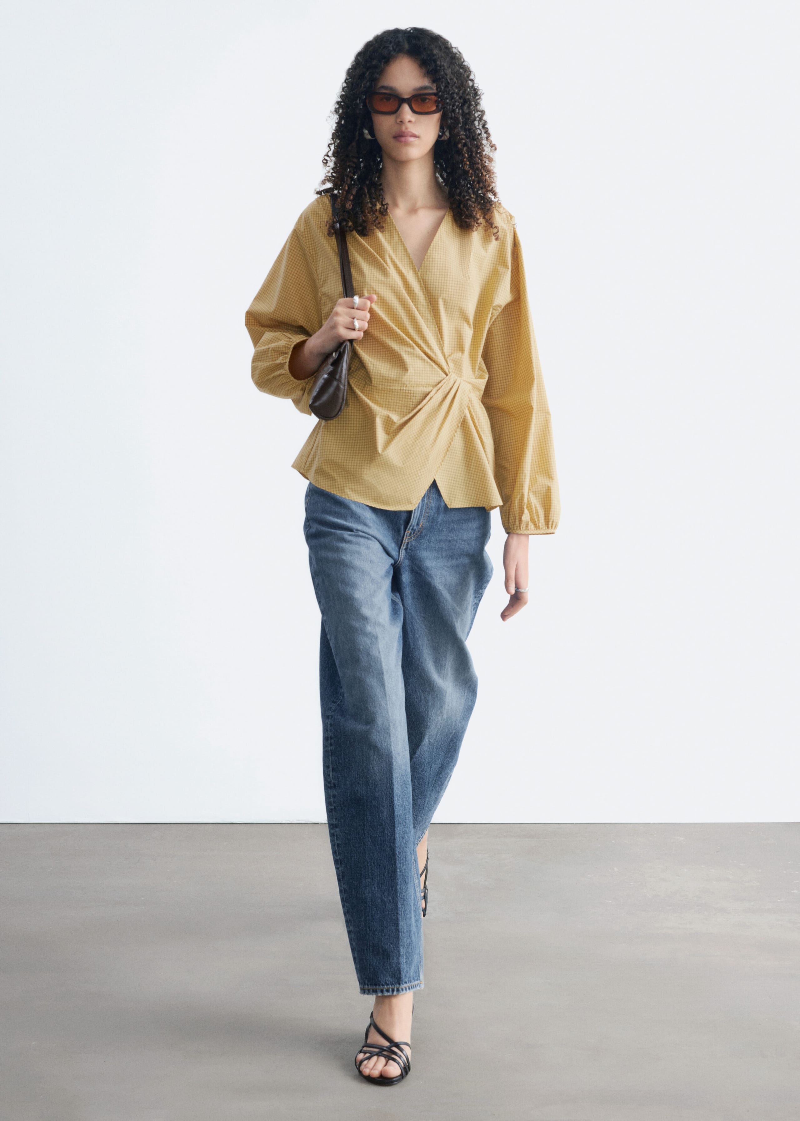 Blusa incrociata in cotone - Bianco - Lookbook