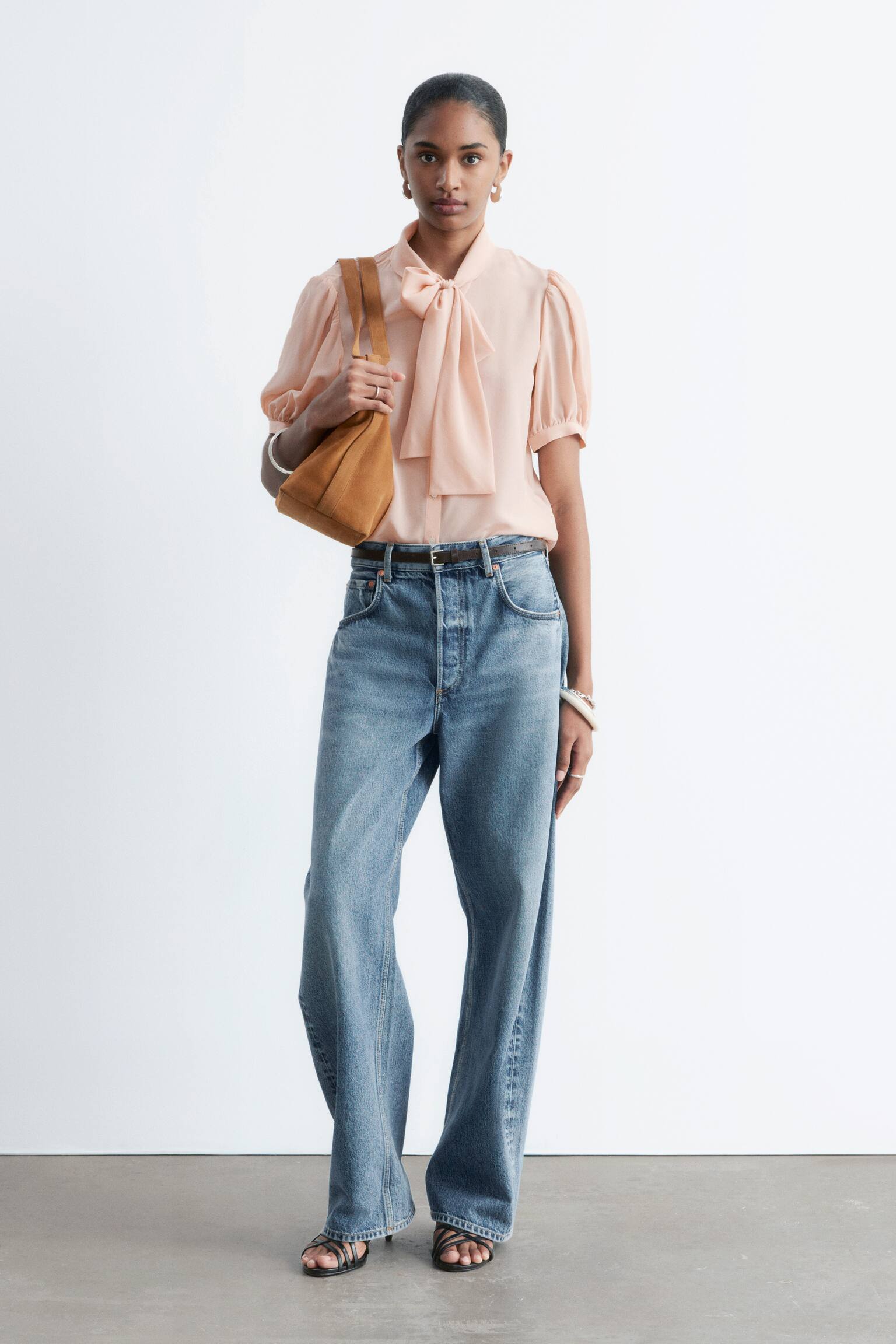 Blouse en soie à imprimés et nœud lavallière - Beige chaud - 6