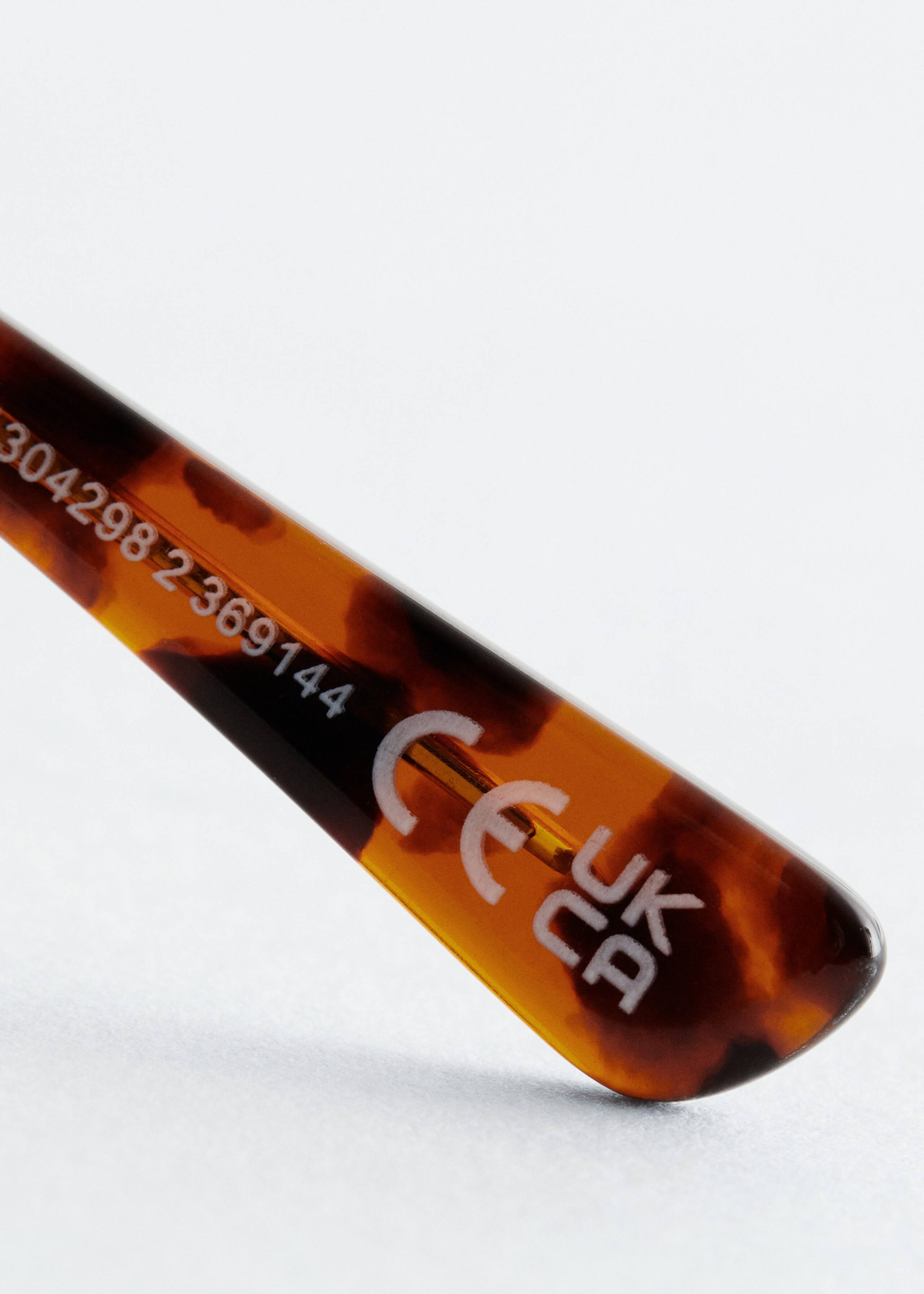 Image of Ovale Sonnenbrille mit Drahtgestell