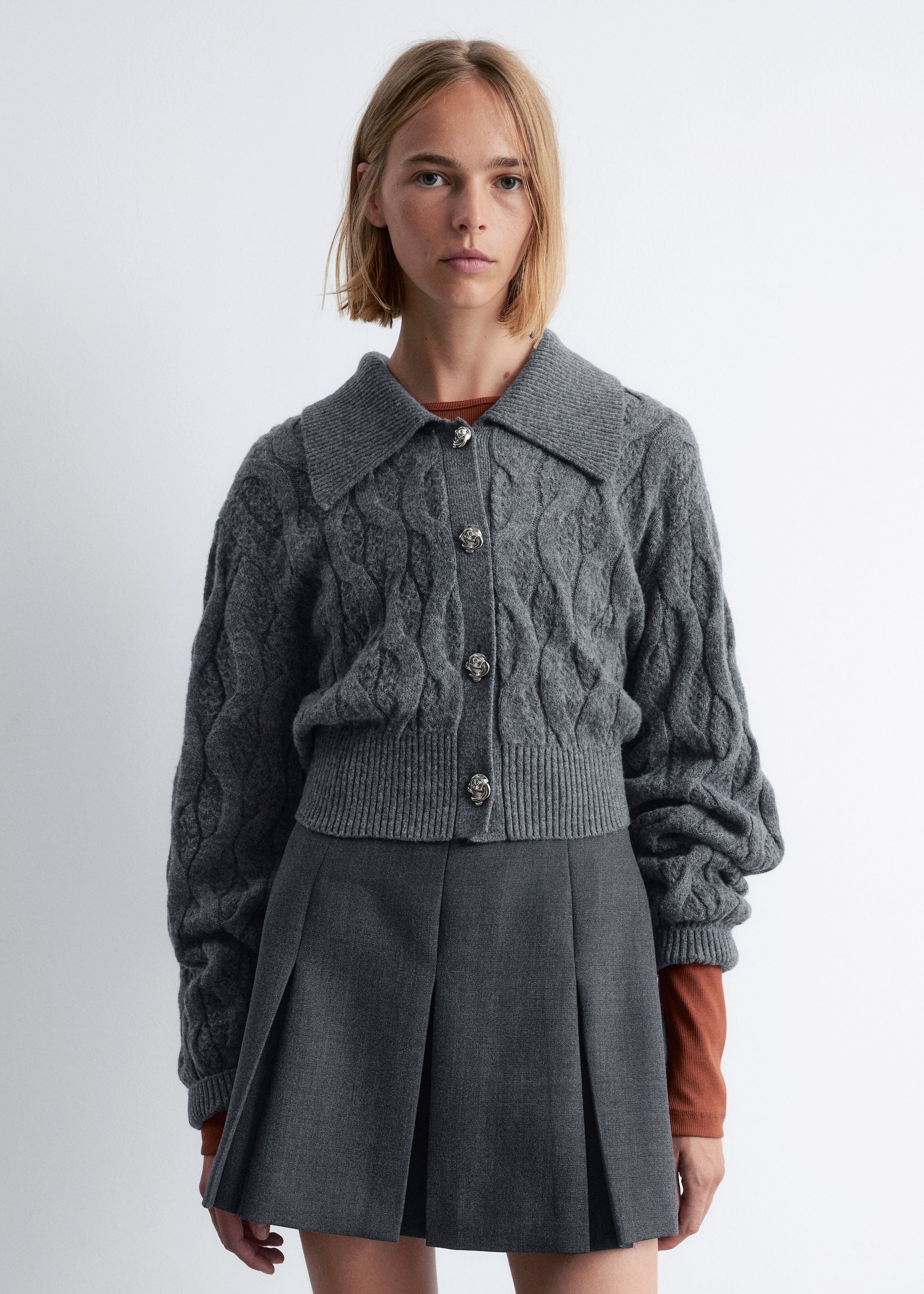Größeres Bild ansehen: Strickjacke aus Wollmix mit Zopfmuster - Dark Grey - Ladies | H&M DE 2