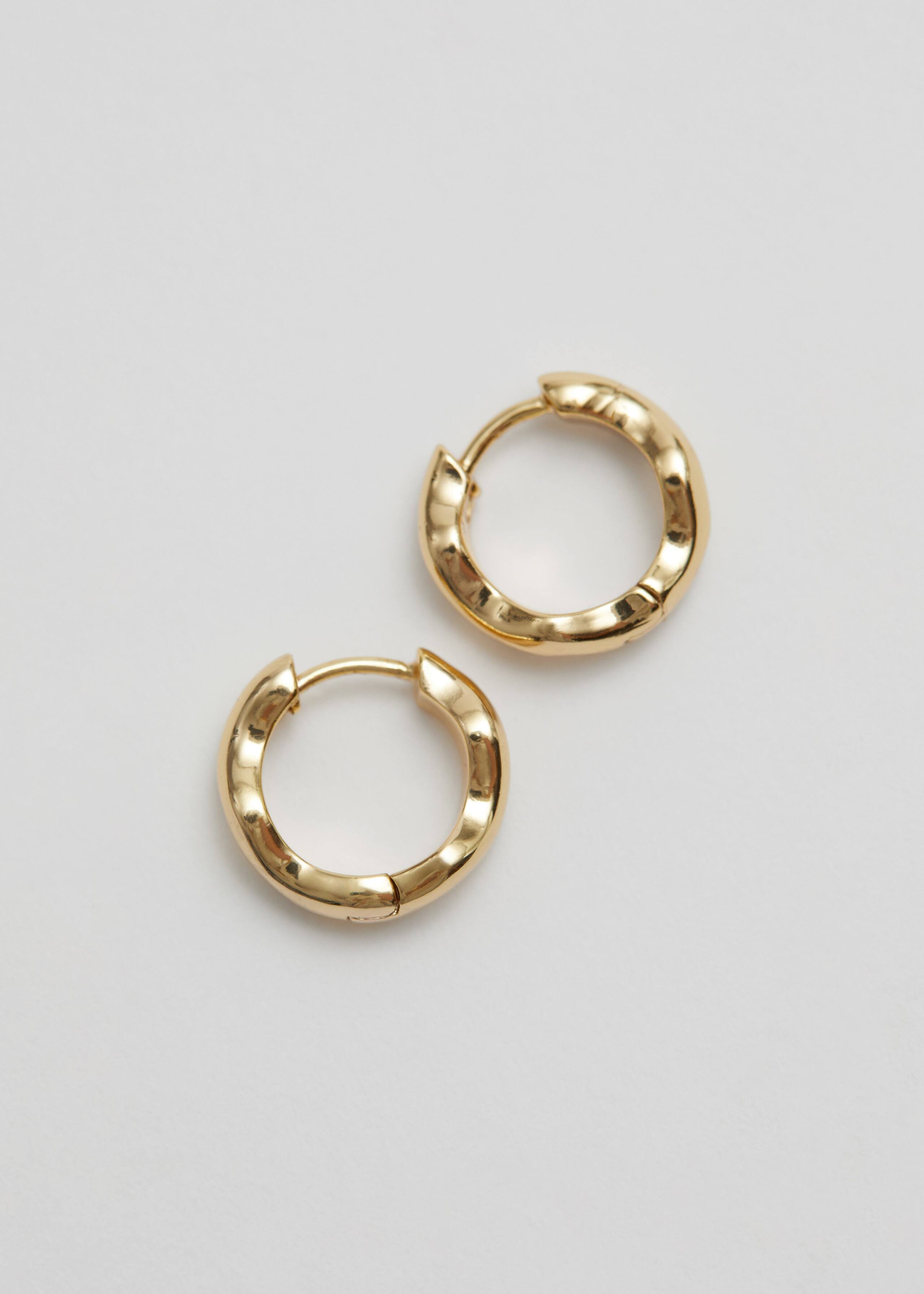 Wave Hoop Earrings - {{variantName}} - Descriptive Detail