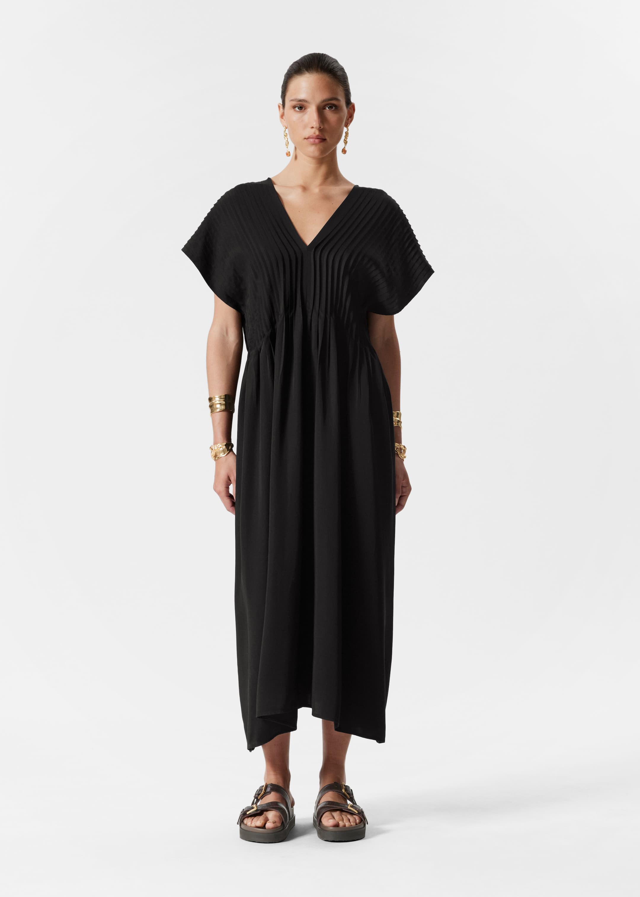 Ver imagen más grande: Vestido midi plisado con mangas dolman - Negro - MUJER | H&M ES 1