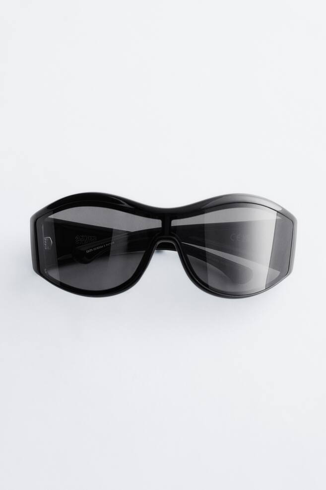 Bold Oval Frame Sunglasses - Black/Transparent - 1