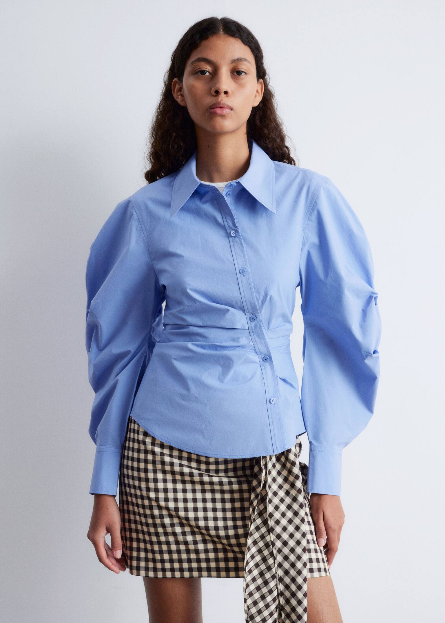 Camisa assimétrica de algodão - Azul médio/Branco