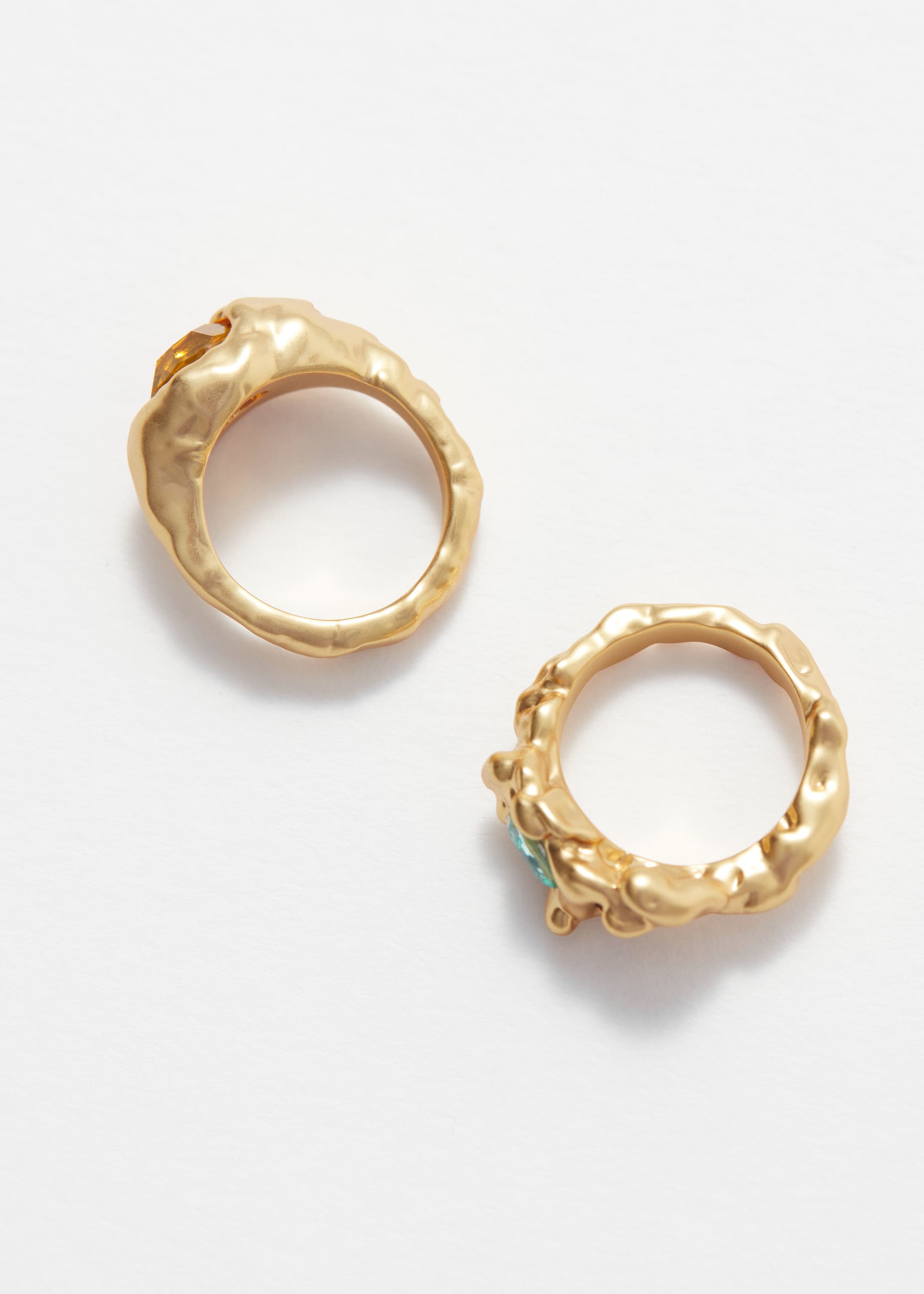 Größeres Bild ansehen: Skulpturierte Ringe im Set mit Schmucksteinen - Gold/Senf - Ladies | H&M DE 3