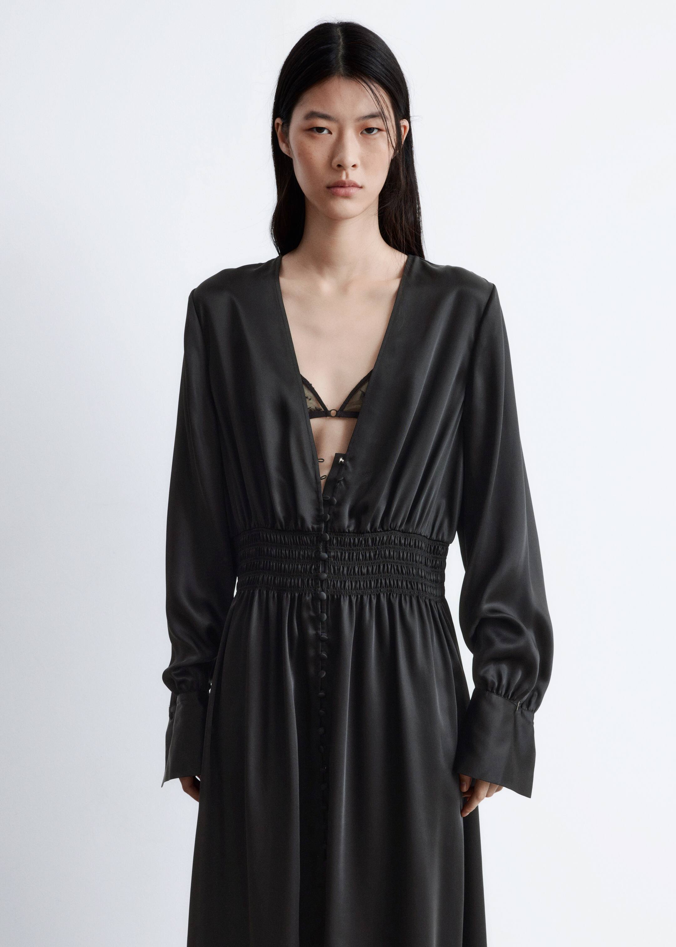 Ver imagen más grande: Vestido camisero midi de satén - Negro - MUJER | H&M ES 4