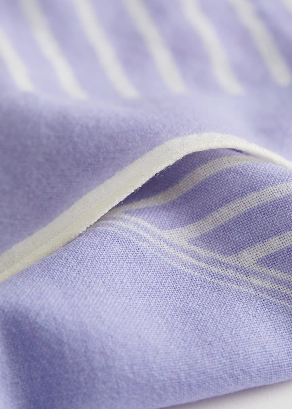 StripedLightWoolScarf - {{variantName}} - Descrizione dettagliata