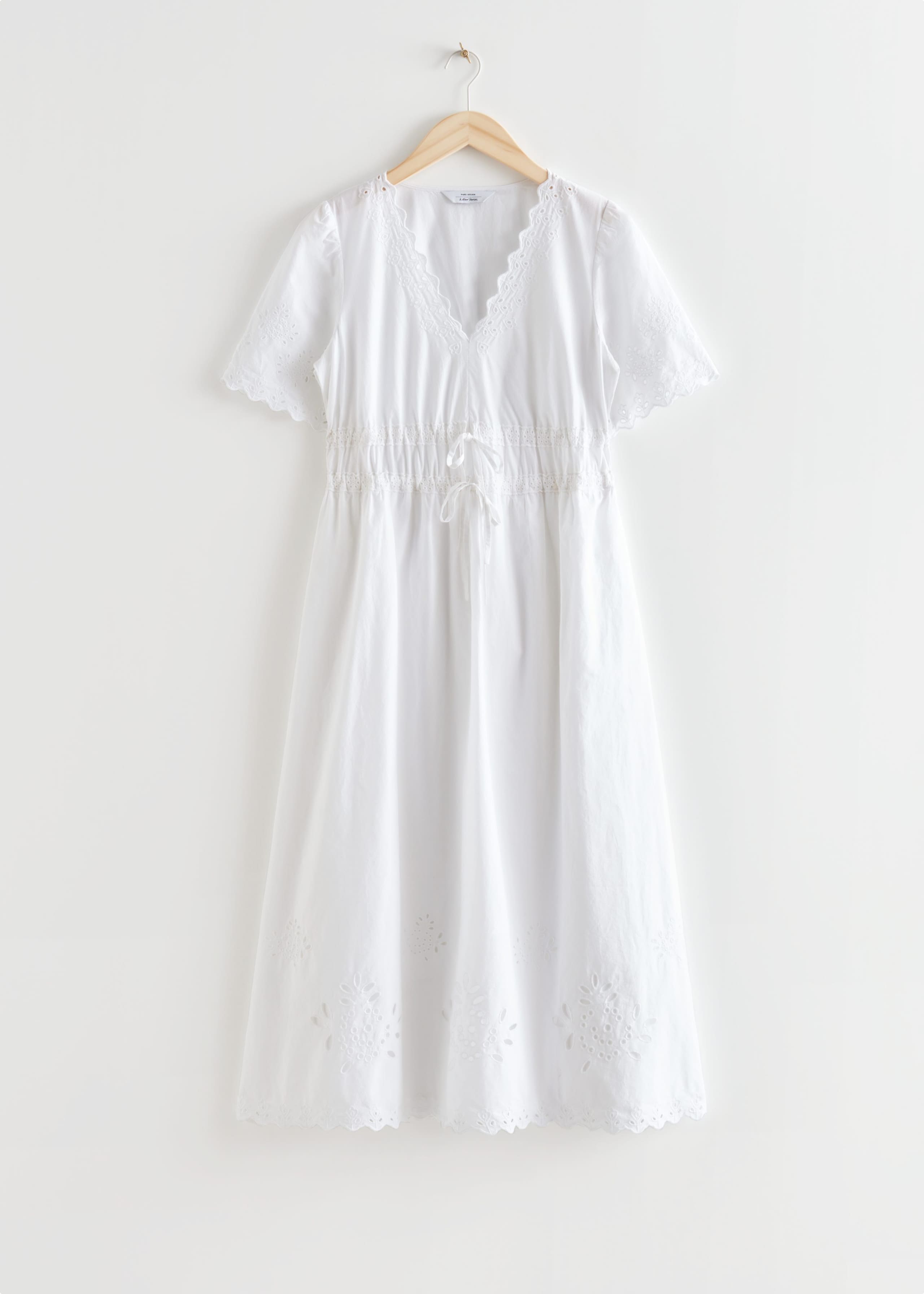 Scalloped Embroidered Midi Dress - White - Bodegón