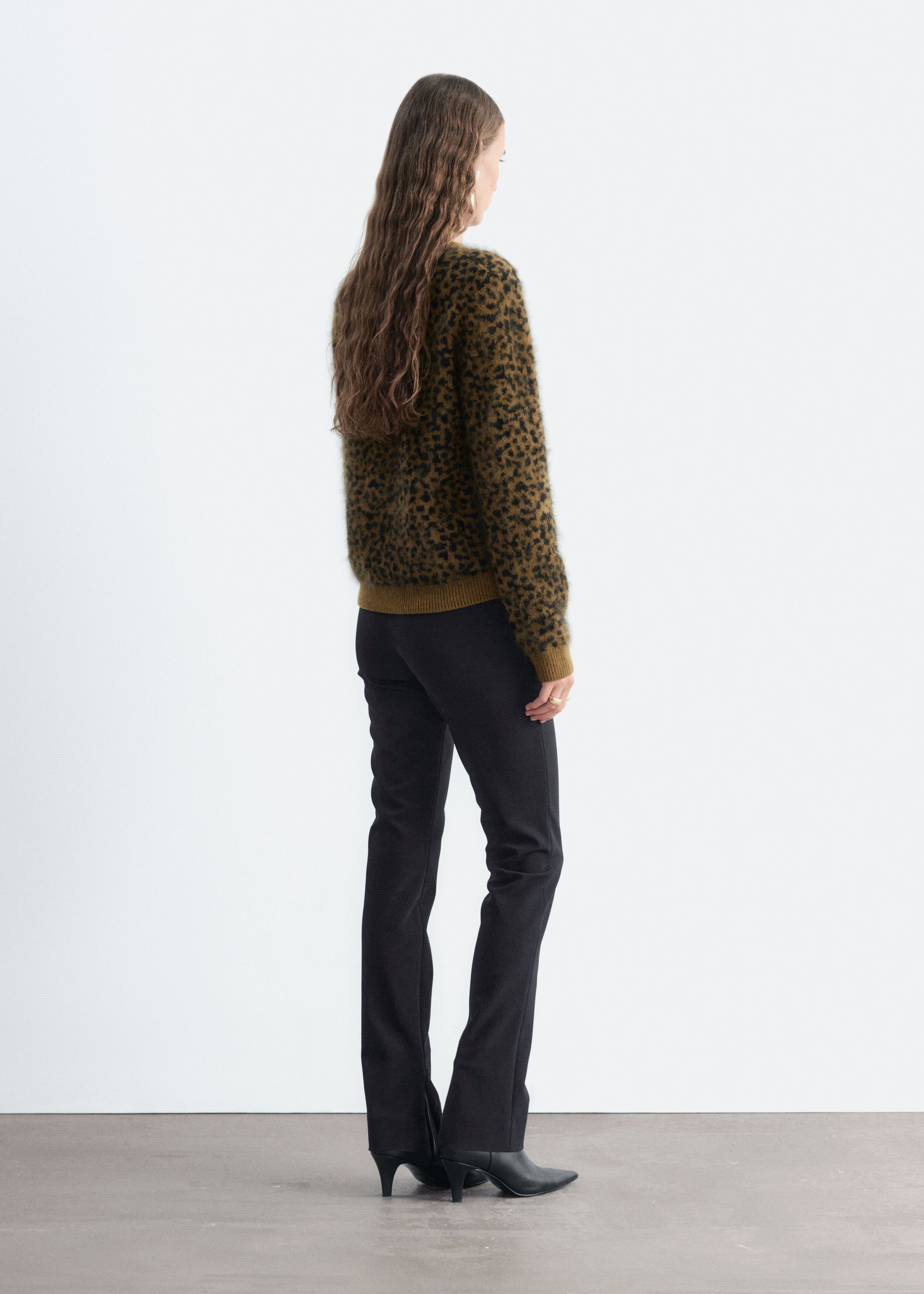 Pullover aus Merinowolle - Khaki/Leopardenmuster - Lookbook