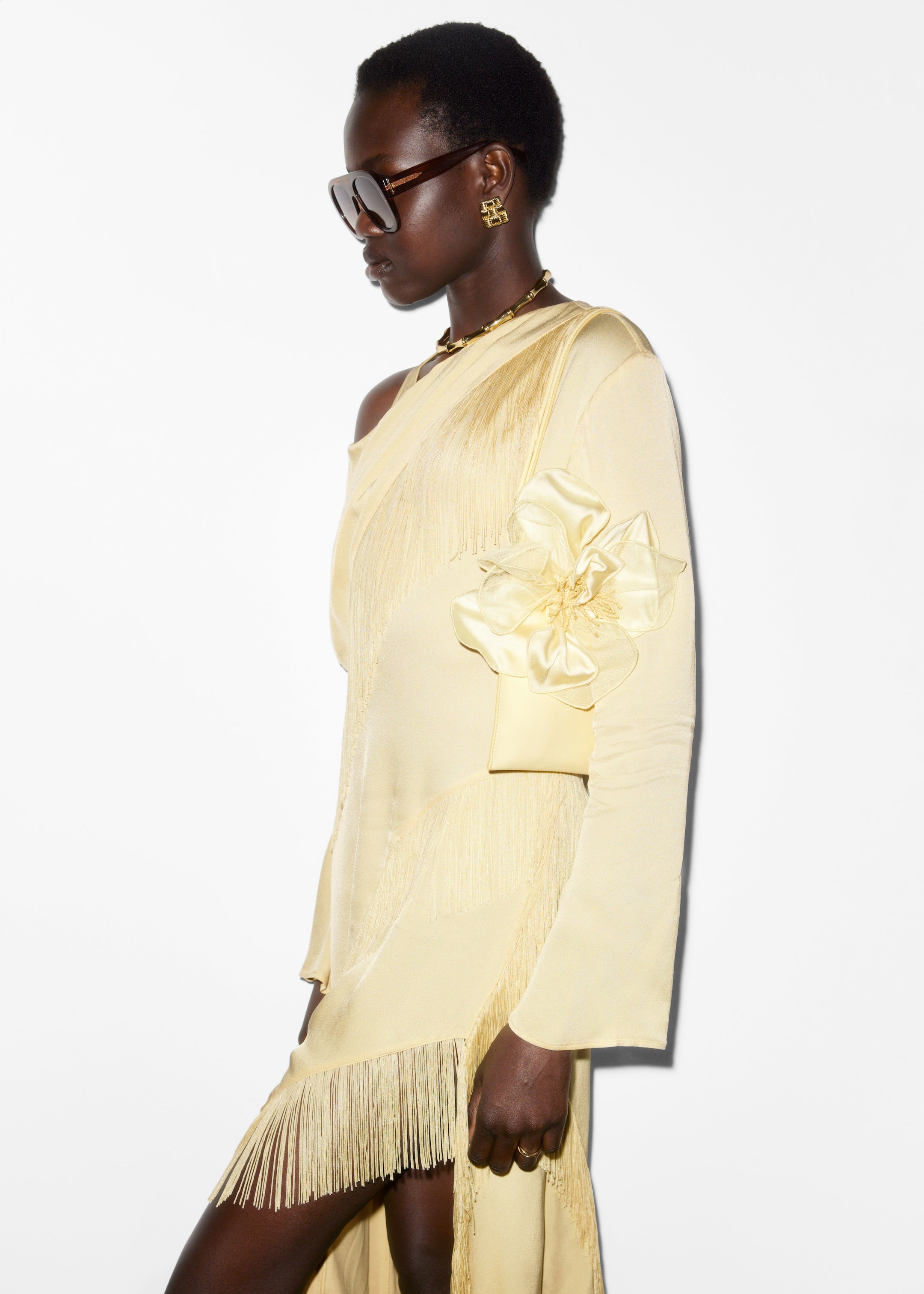 Agrandir l'image: Pochette en cuir à motifs floraux appliqués - Jaune beurre - FEMME | H&M FR 3