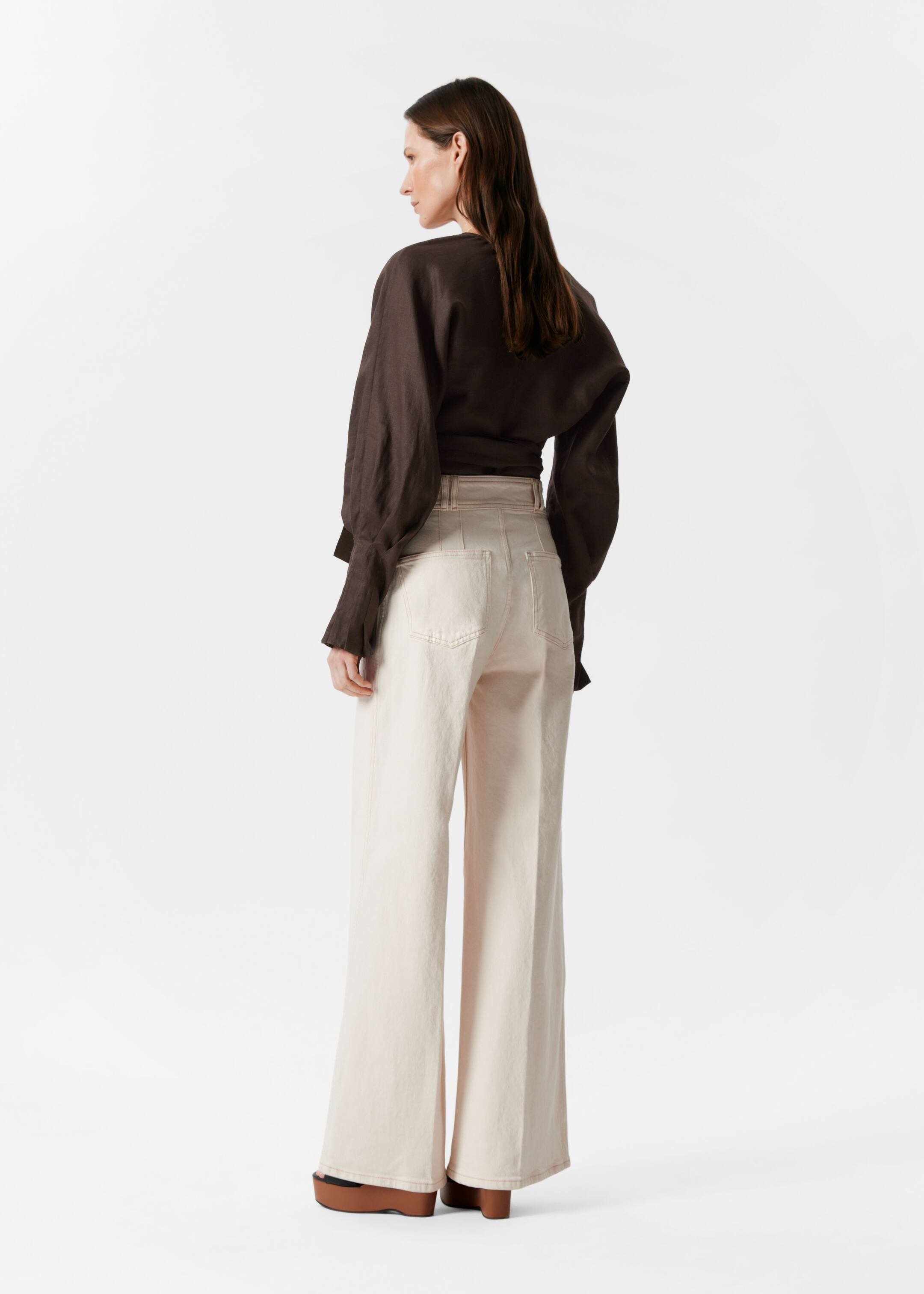 Agrandir l'image: Blouse cache-cœur en lin - Marron foncé - FEMME | H&M FR 4