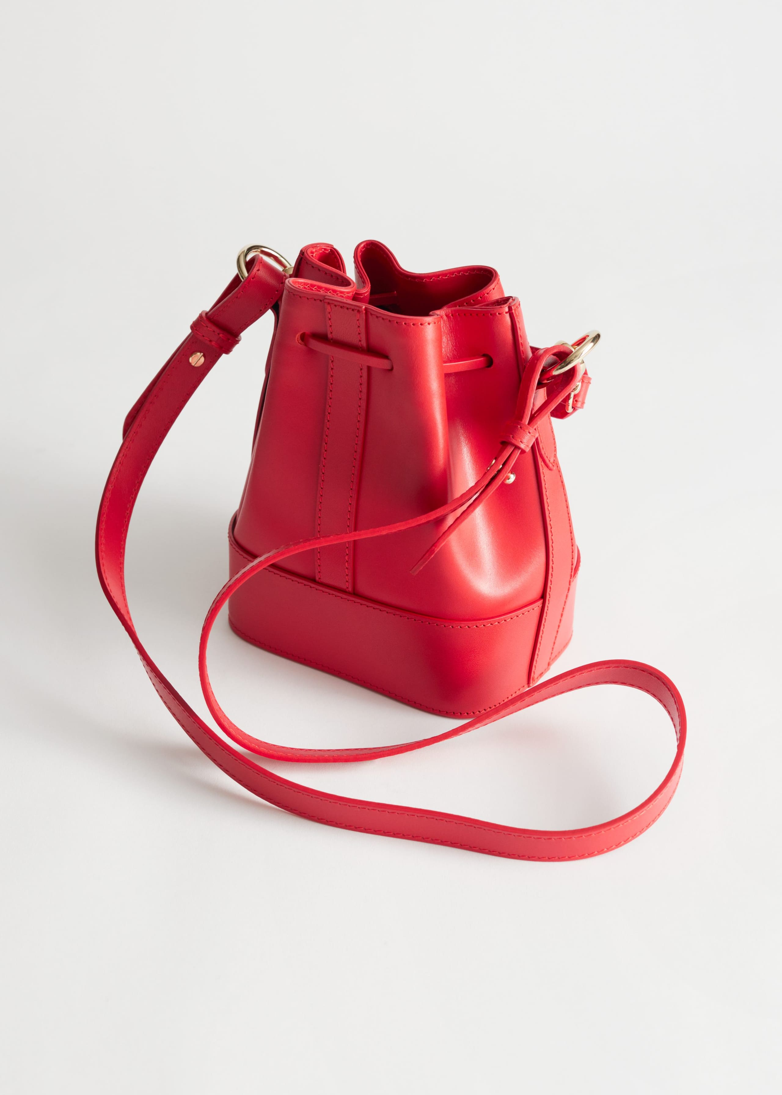 Leather Bucket Bag - Red - Natura morta