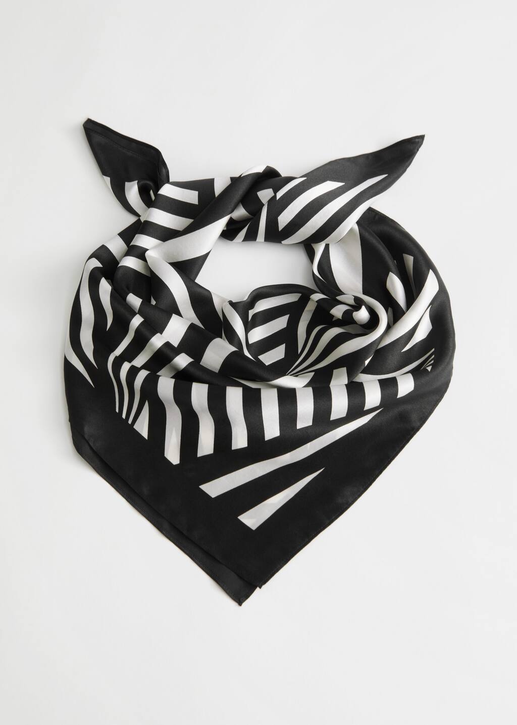 Graphic Mulberry Silk Scarf - Graphic Motif - Natura morta