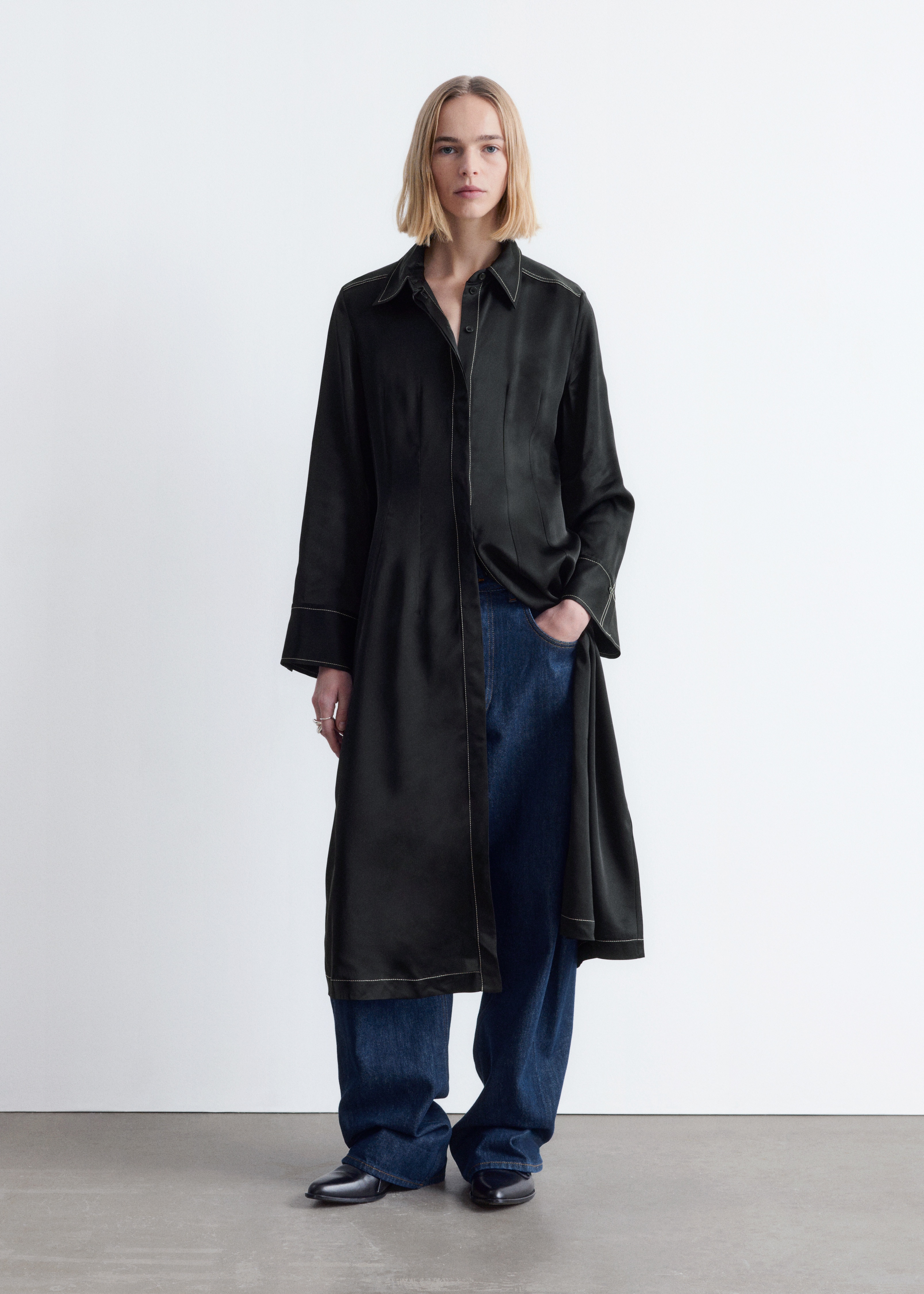 Koszulowa sukienka midi - Czarny