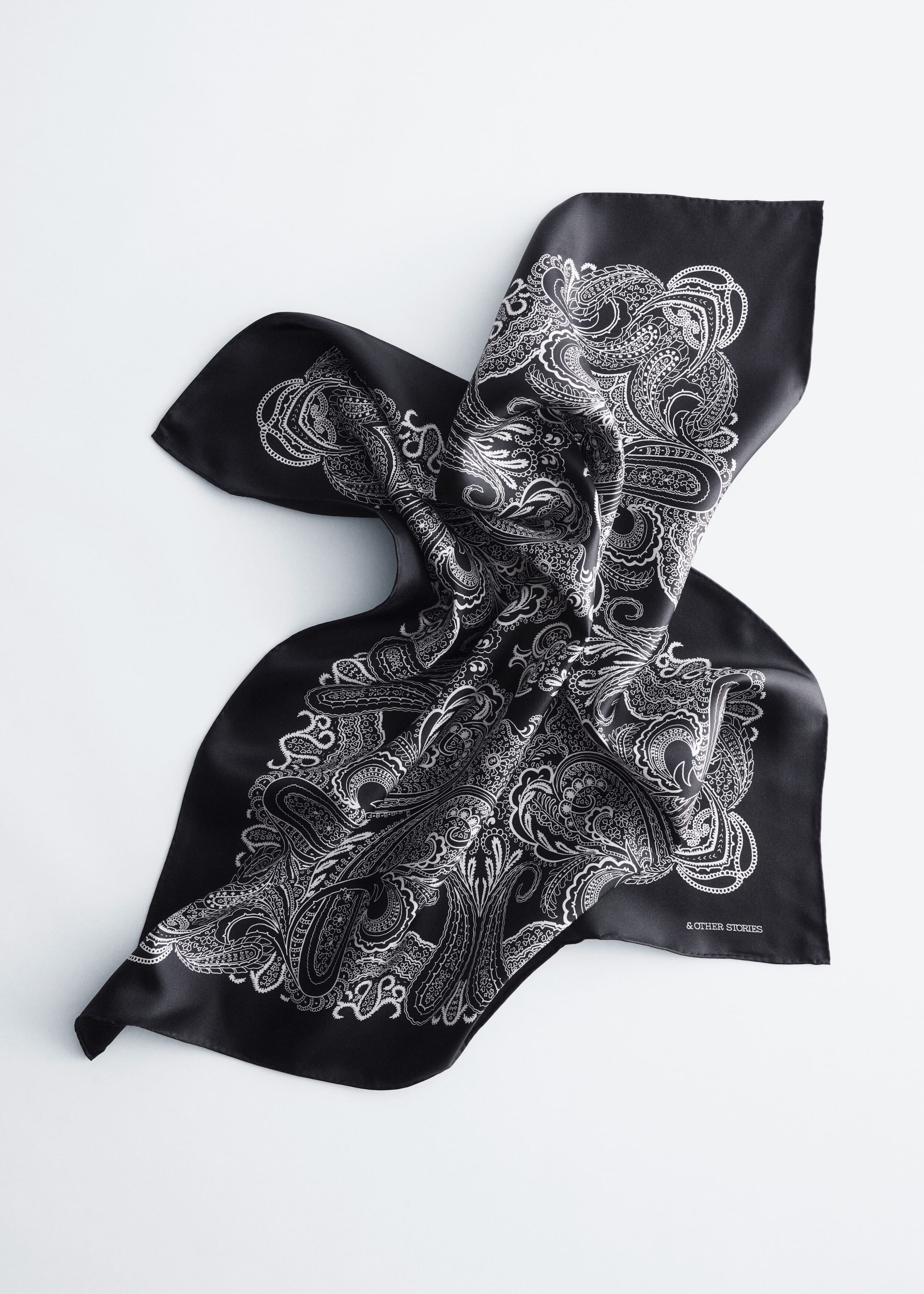 Image of Seidentuch mit Paisley-Muster