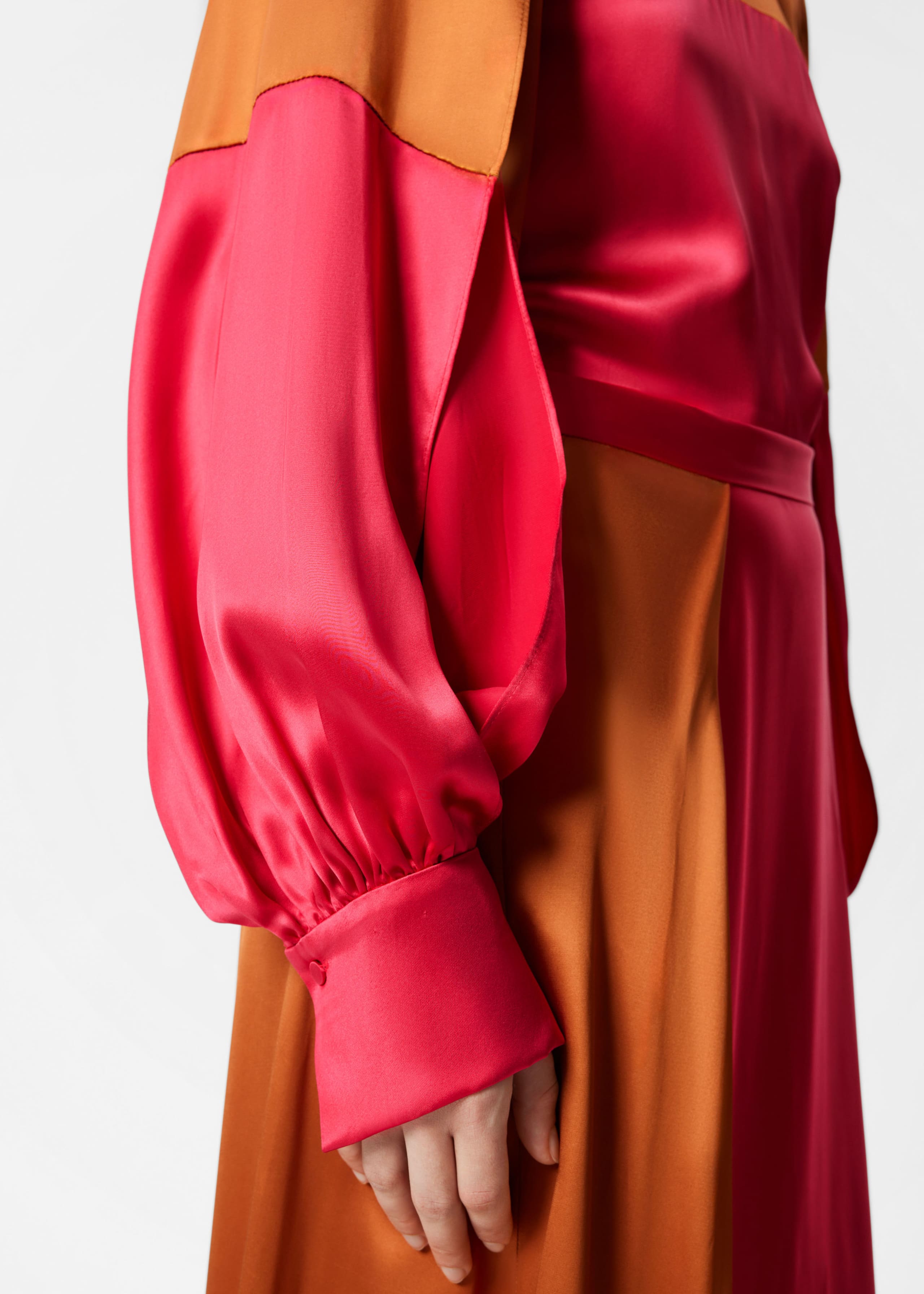 Image of Satinbluse in Colour-Block-Optik
