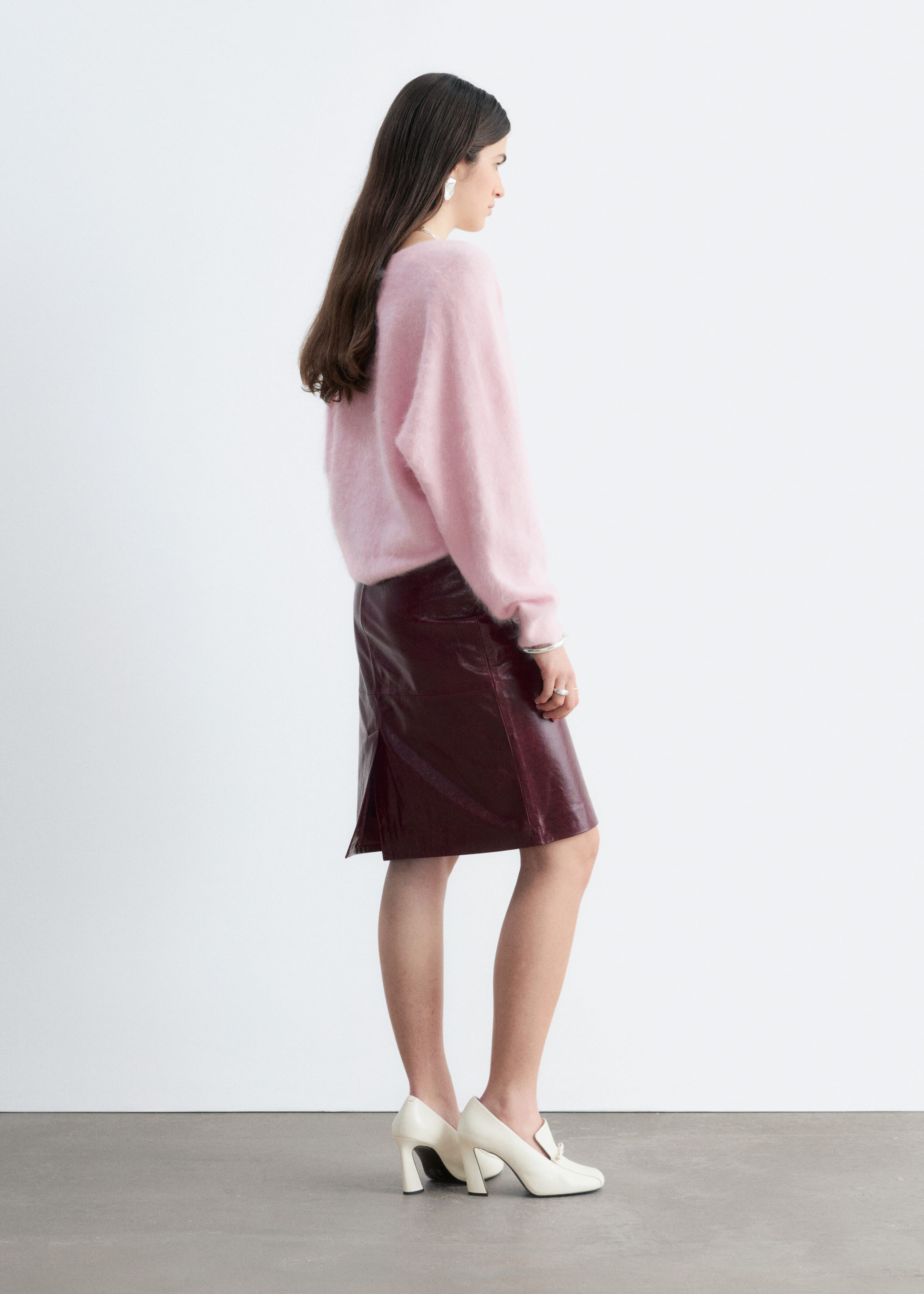 Brushed Cashmere V-Neck Jumper - Pink - Still Life