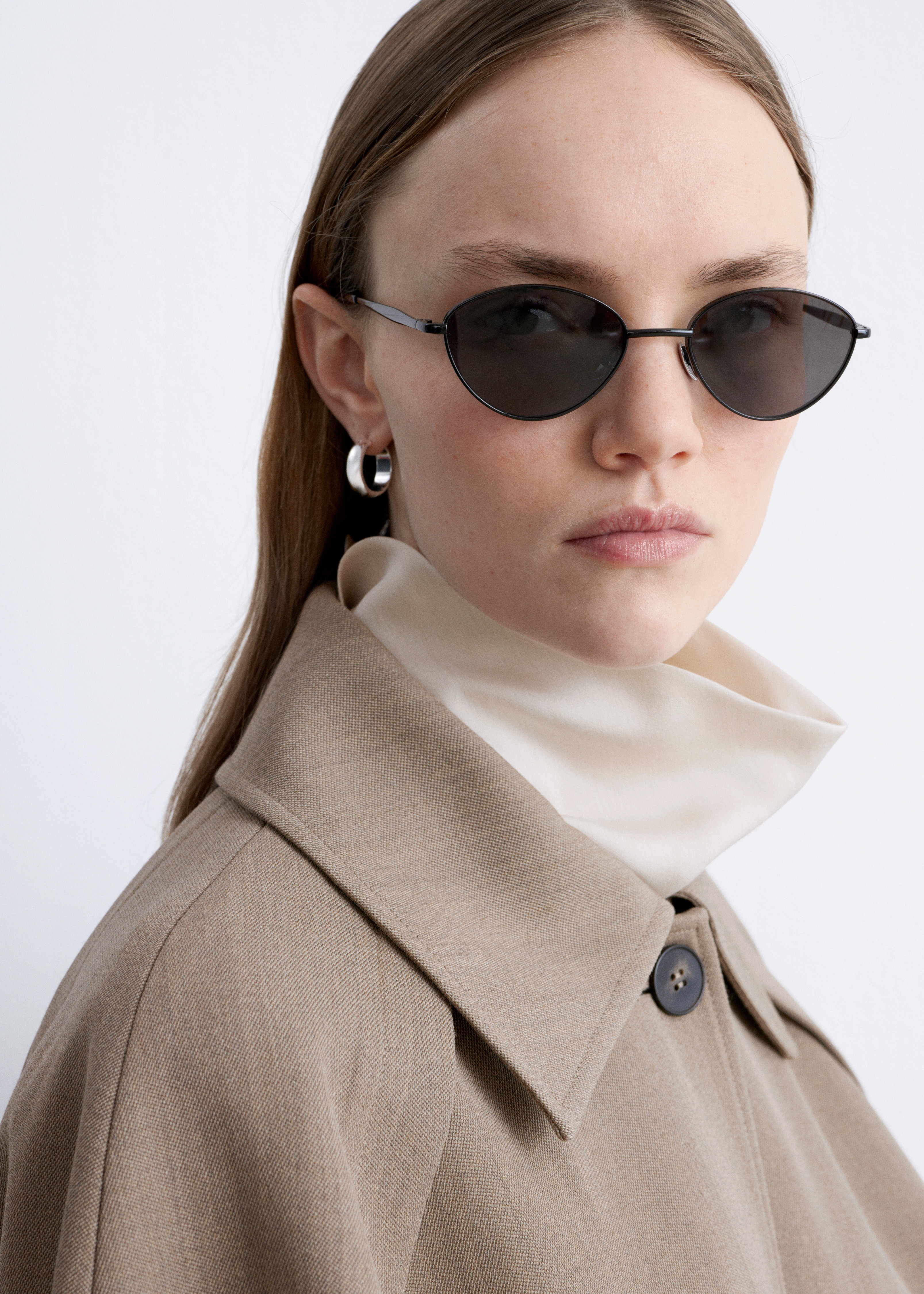 Lunettes de soleil à monture ovale métallique - Noir/Doré