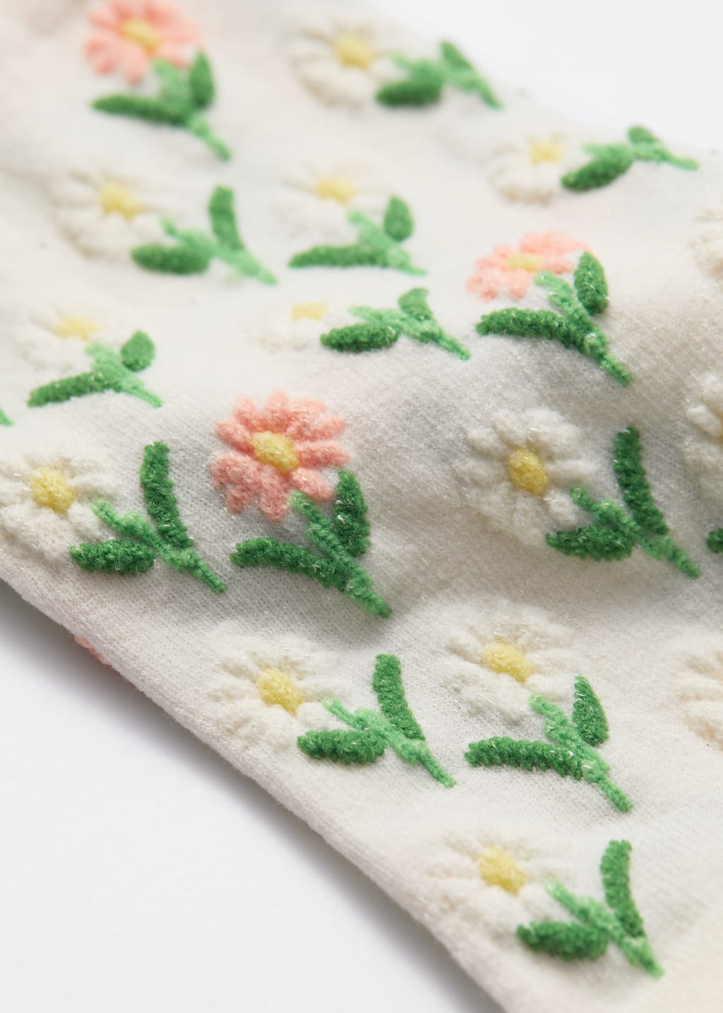 Flower Embroidered Socks - {{variantName}} - Descriptive Detail