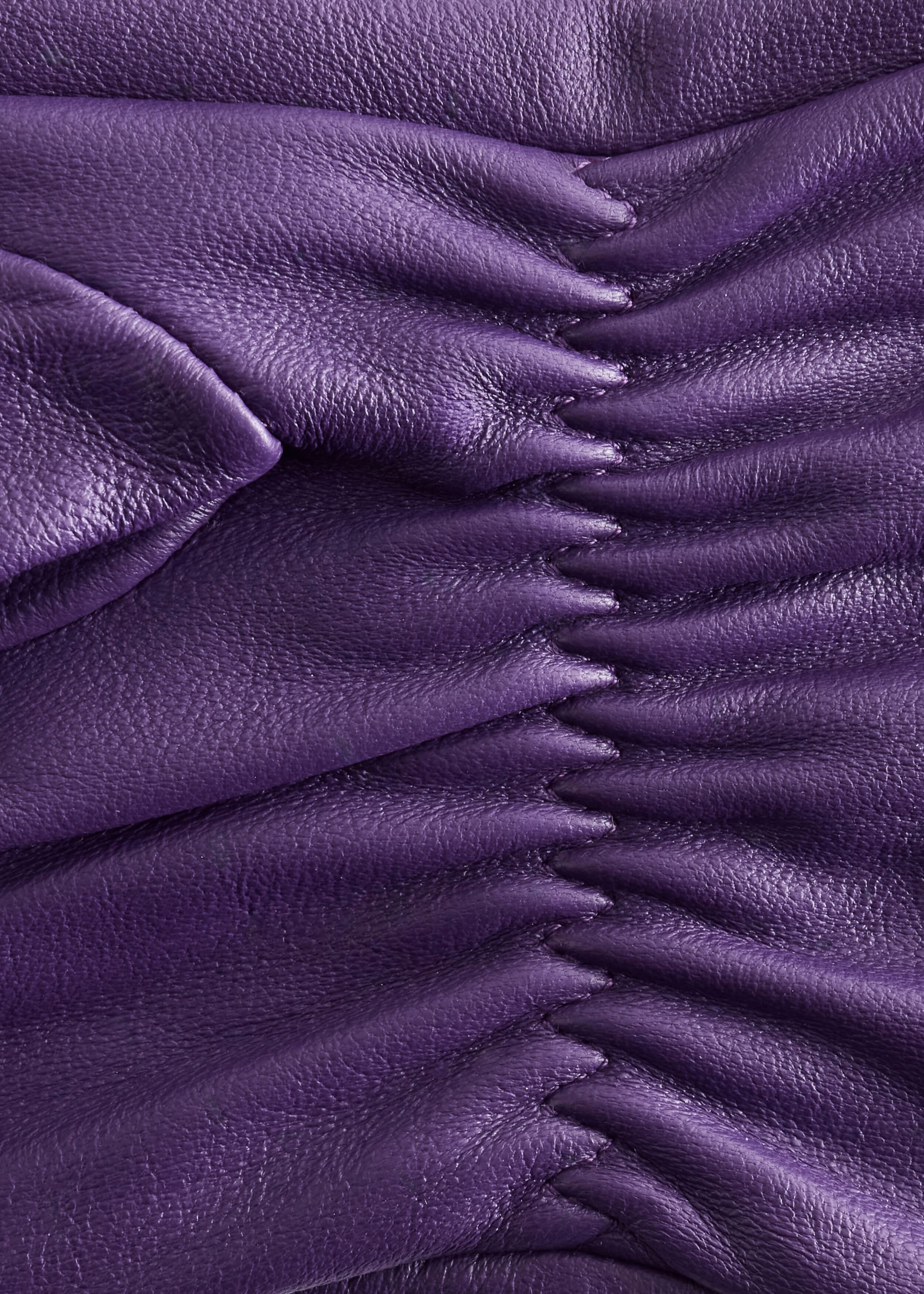 Long Leather Gloves - {{variantName}} - Descriptive Detail