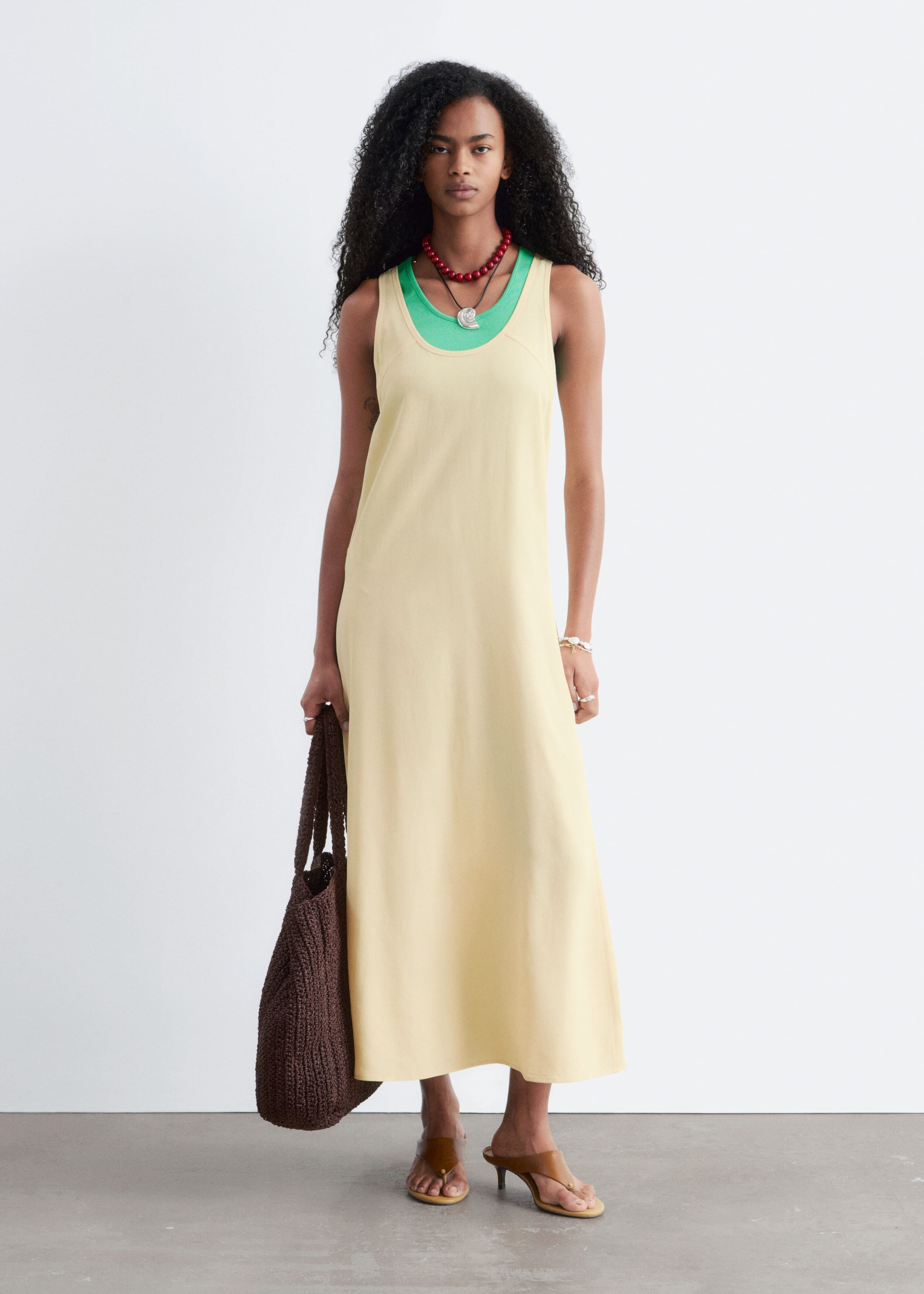 Image of Midikleid mit tiefem Ausschnitt