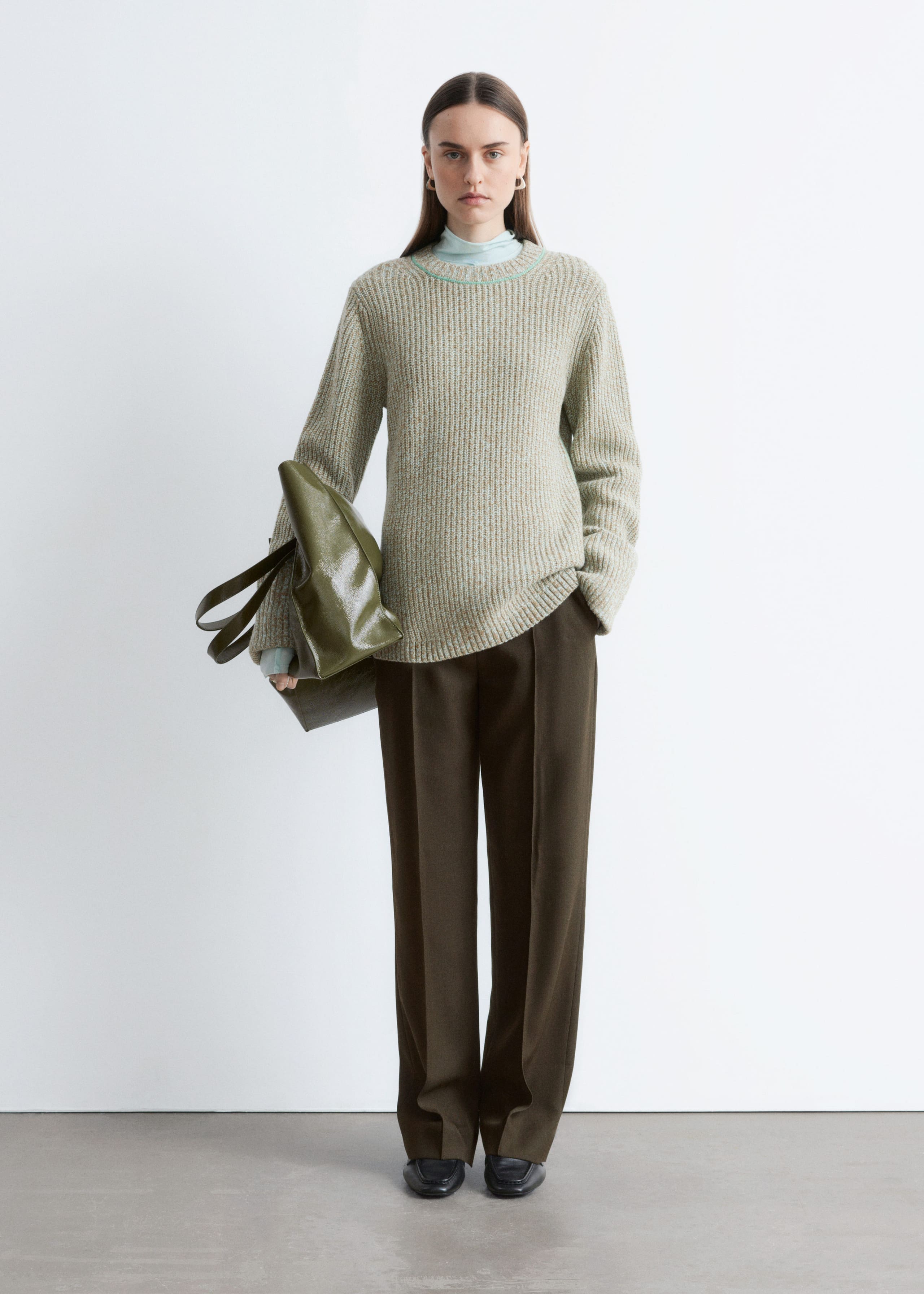 Image of Maglione in lana con cuciture a contrasto