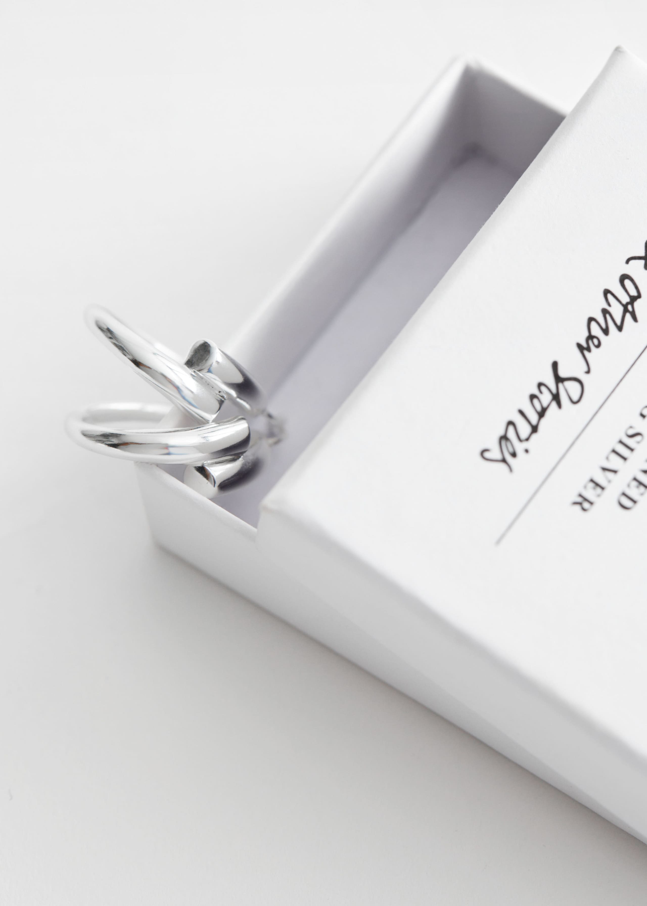 SterlingSilverWrapHoopEarrings - {{variantName}} - Descrizione dettagliata