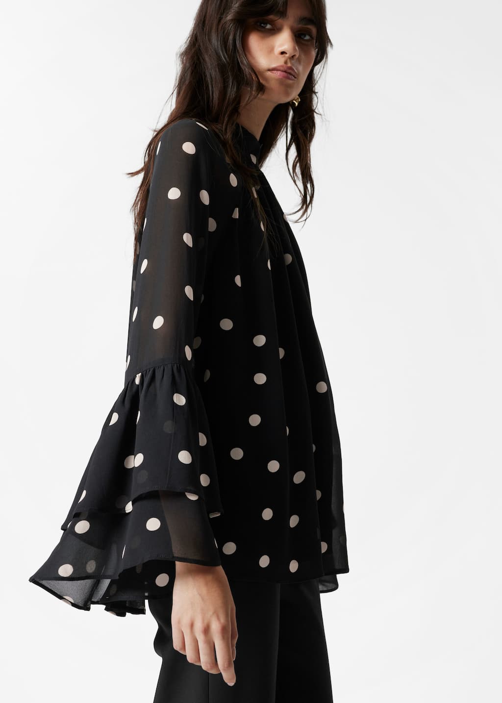 Image of Blusa con balze e colletto alla coreana