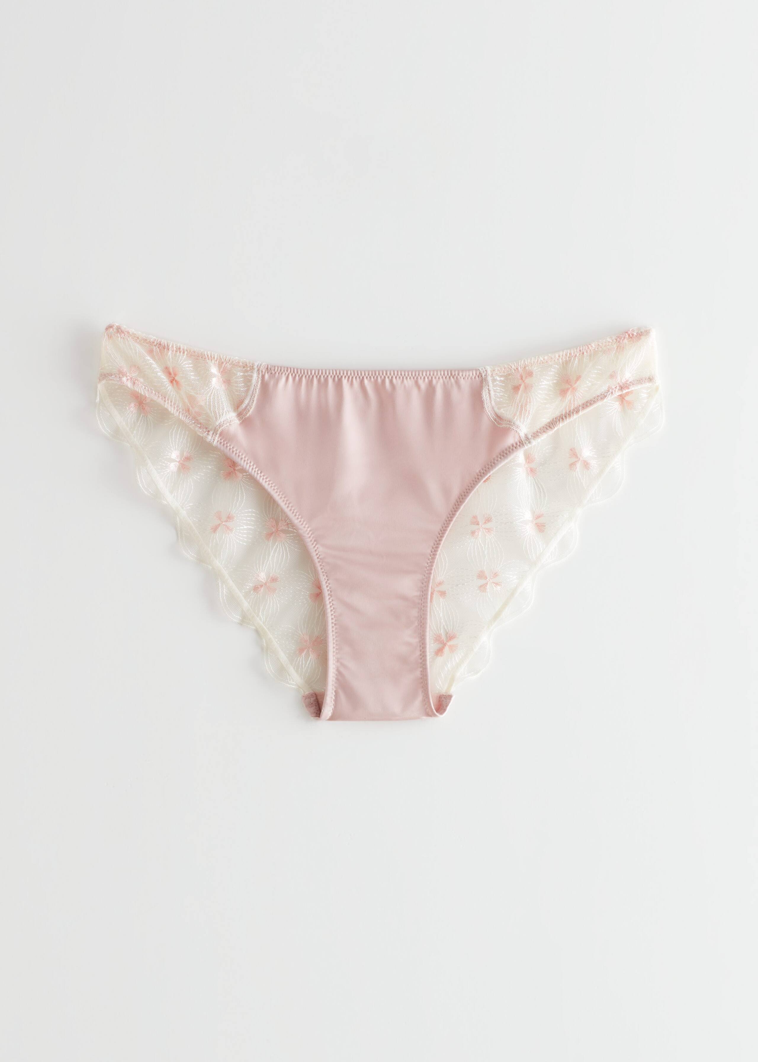 Scalloped Floral Lace Satin Briefs - Pearl - Natura morta