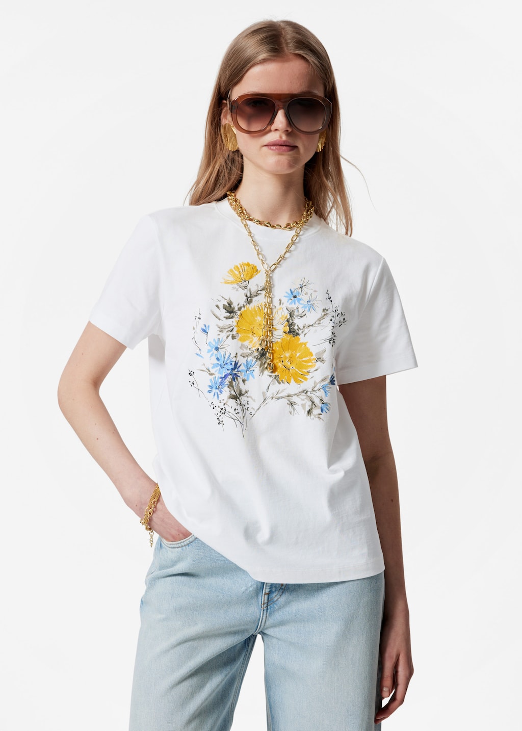 Camiseta de algodón - Estampado sobre blanco - Lookbook