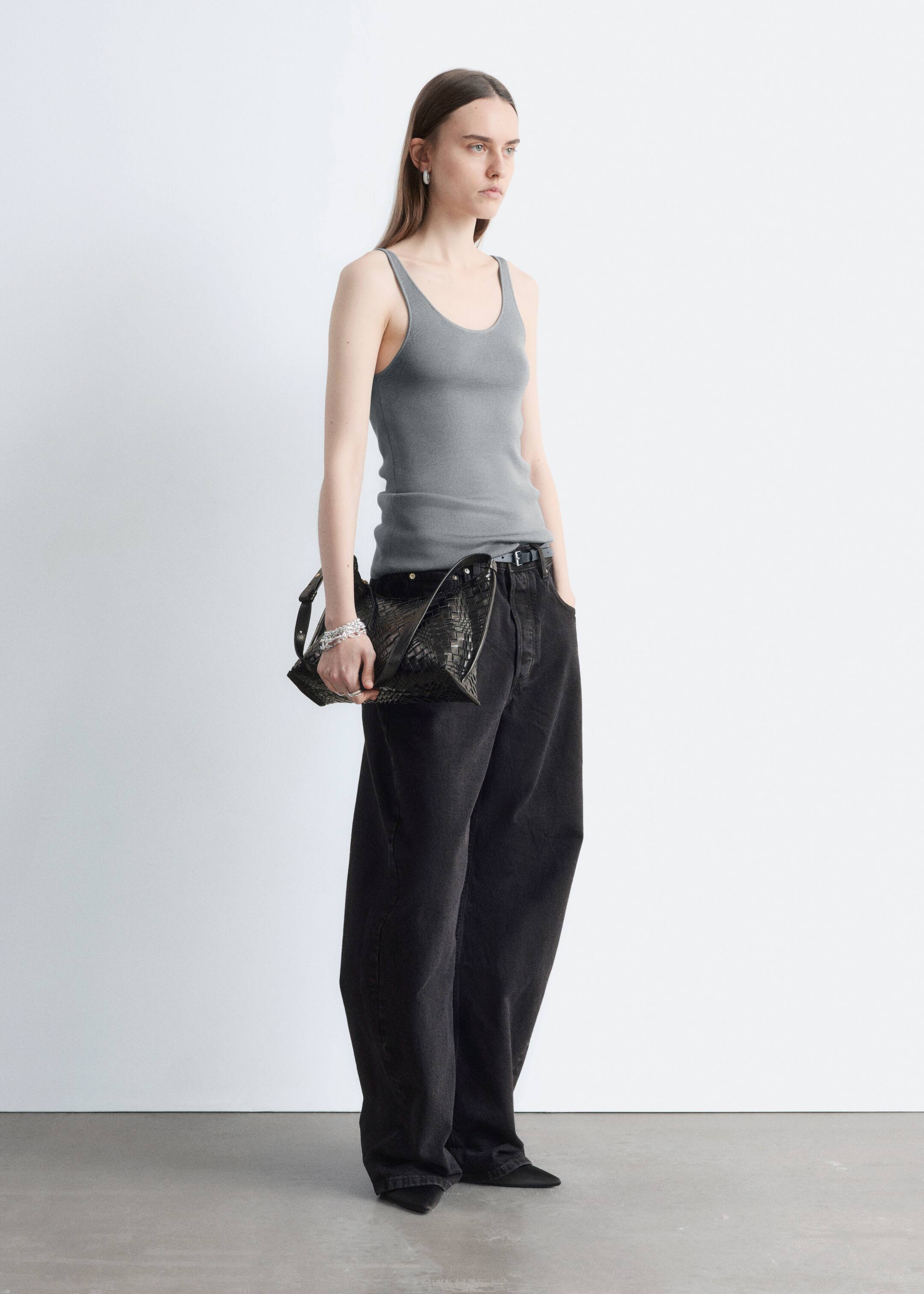 Zobacz większy obraz: Top z okrągłym dekoltem - Ciemnoszary - ONA | H&M PL 5