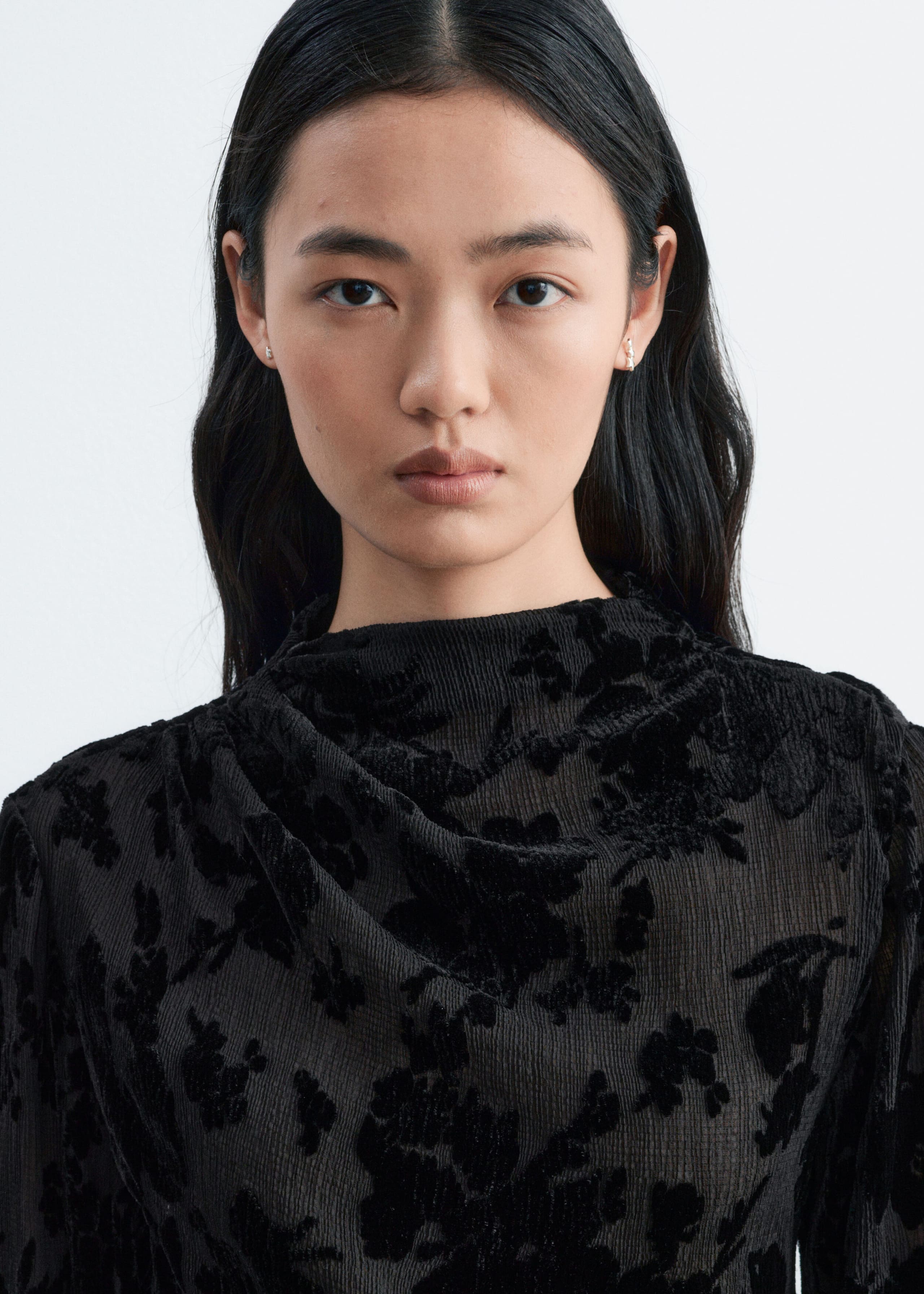 Velvet Floral Blouse - Black - Lookbook