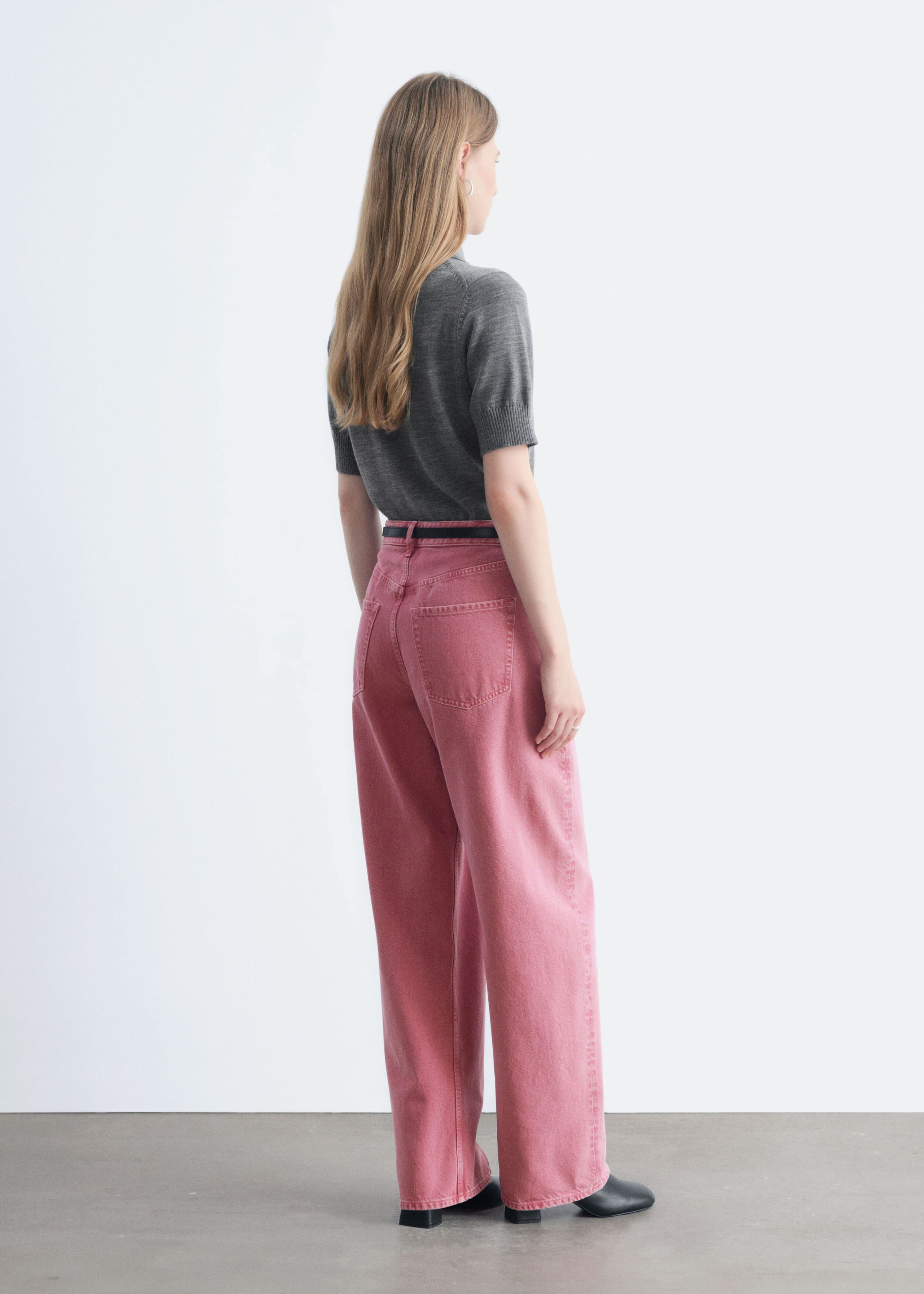 Barrel-Leg Jeans - Light Blue - Lookbook
