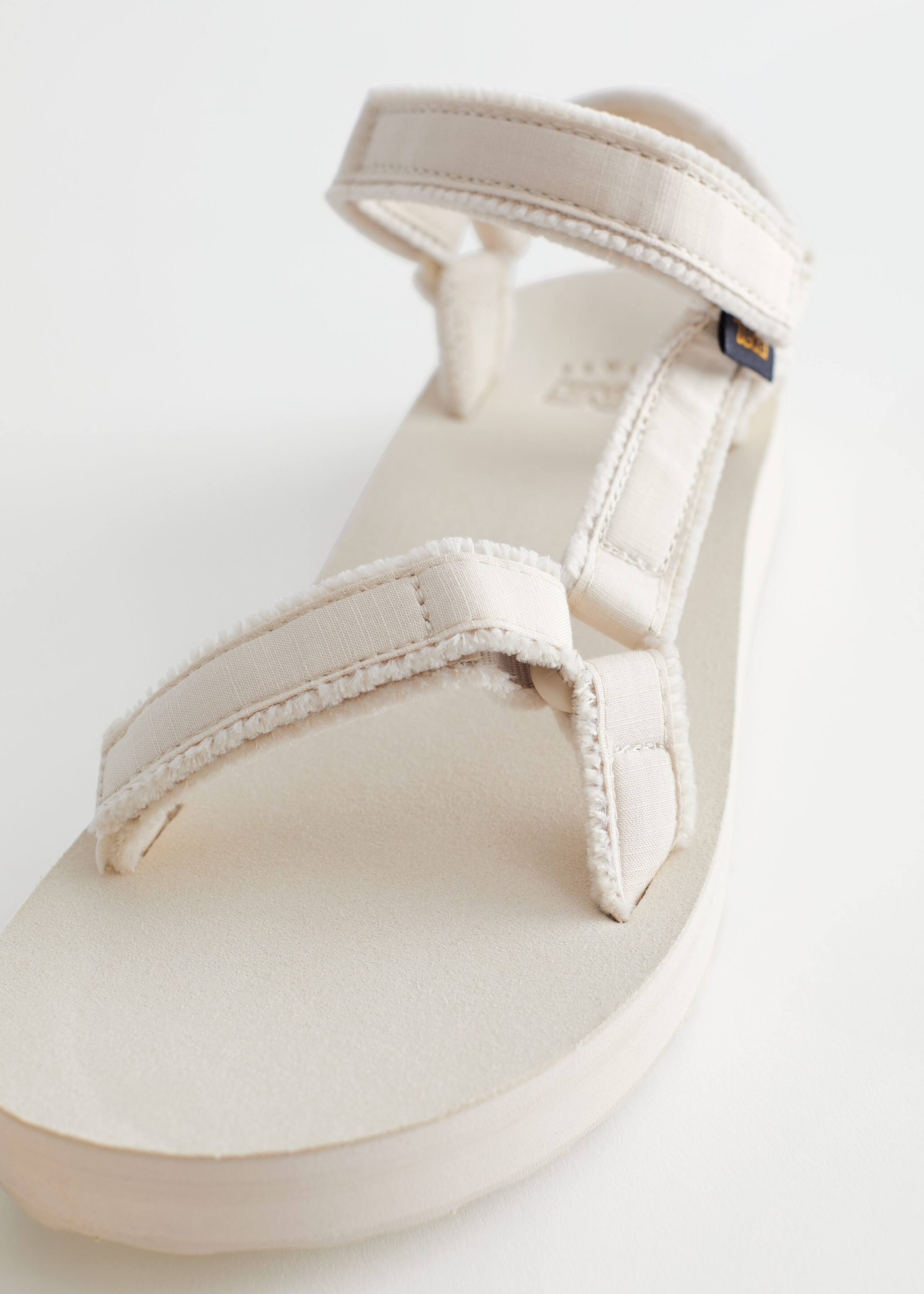 Teva Midform Universal Sandals - {{variantName}} - Detalle descriptivo