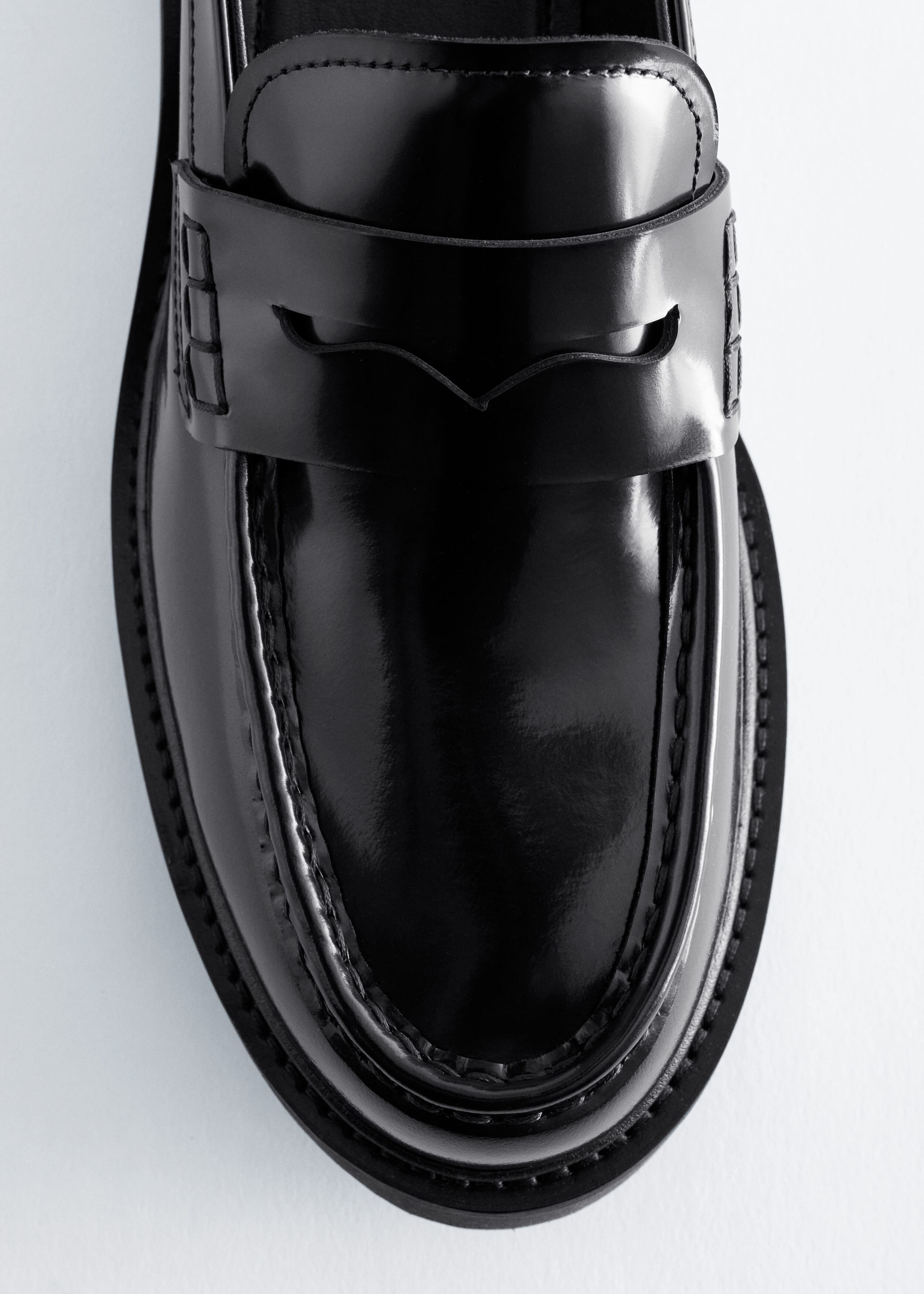 Mocassins en cuir épais - {{variantName}} - Descriptive Detail