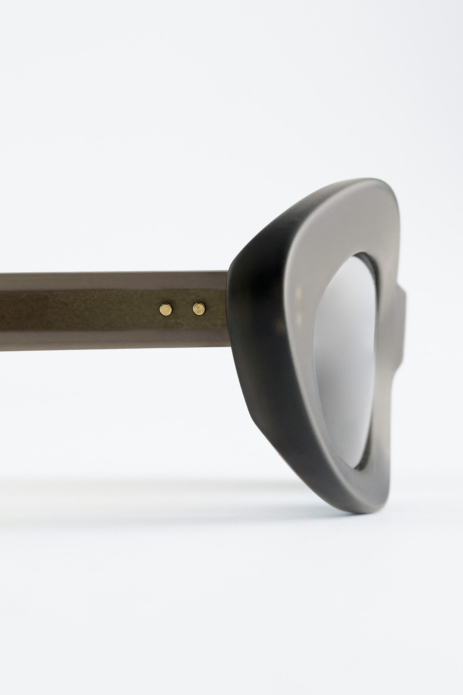 Skulpturerede ovale solbriller - Grå/Sort - 4