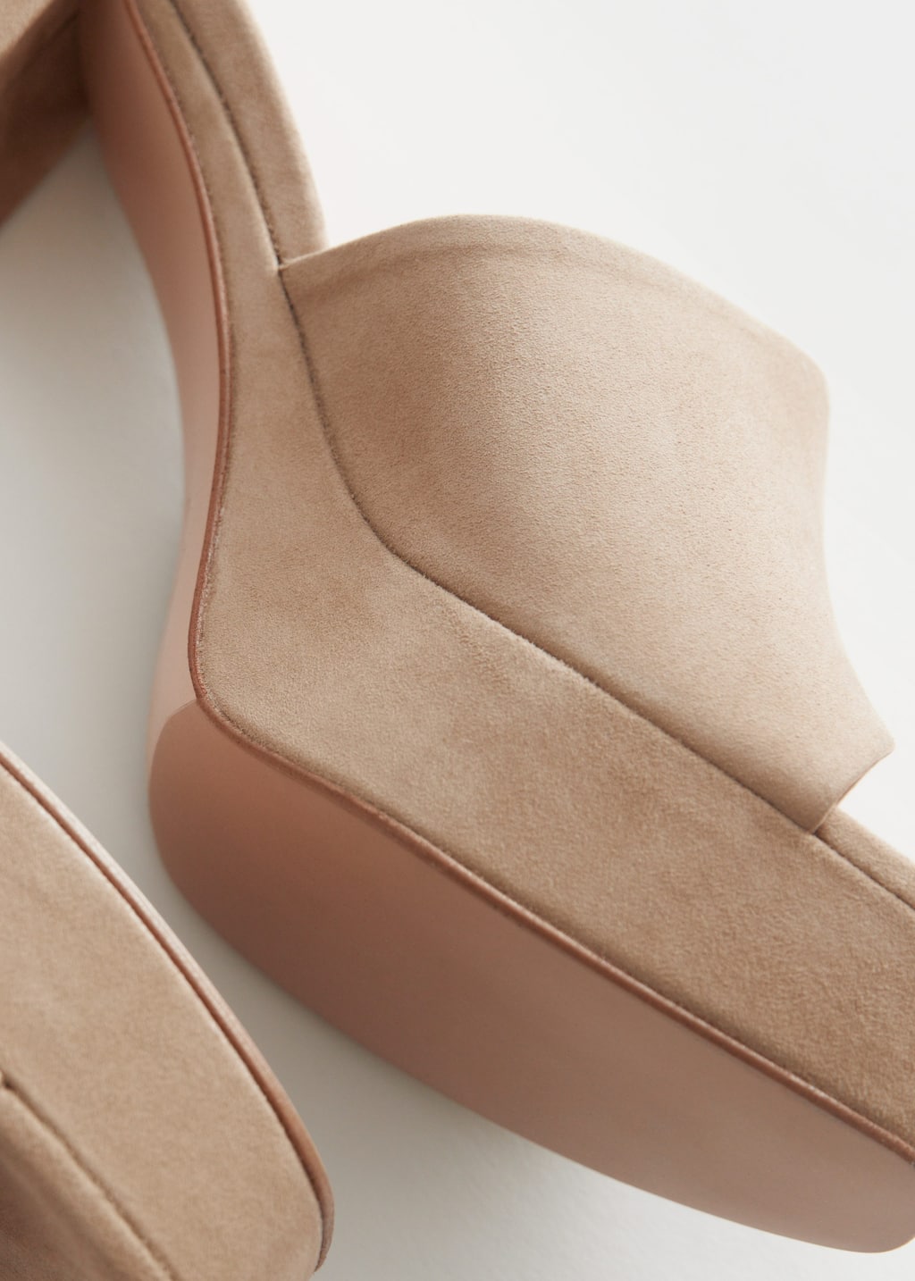 Suede Platform Mule Sandals - {{variantName}} - Descrizione dettagliata