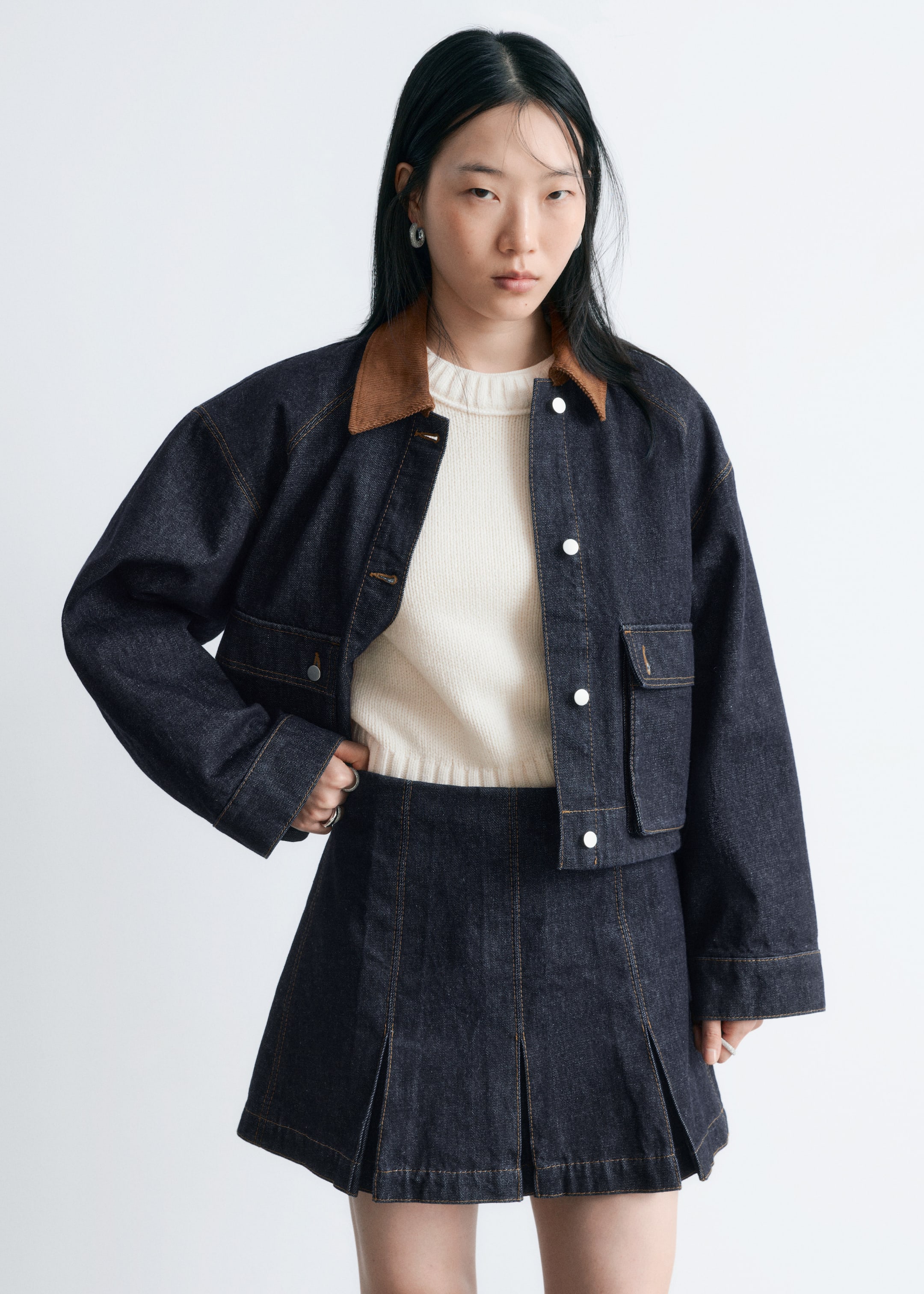 Se større billede: Mini-nederdel i denim med læg - Mørkeblå - DAME | H&M DK 1