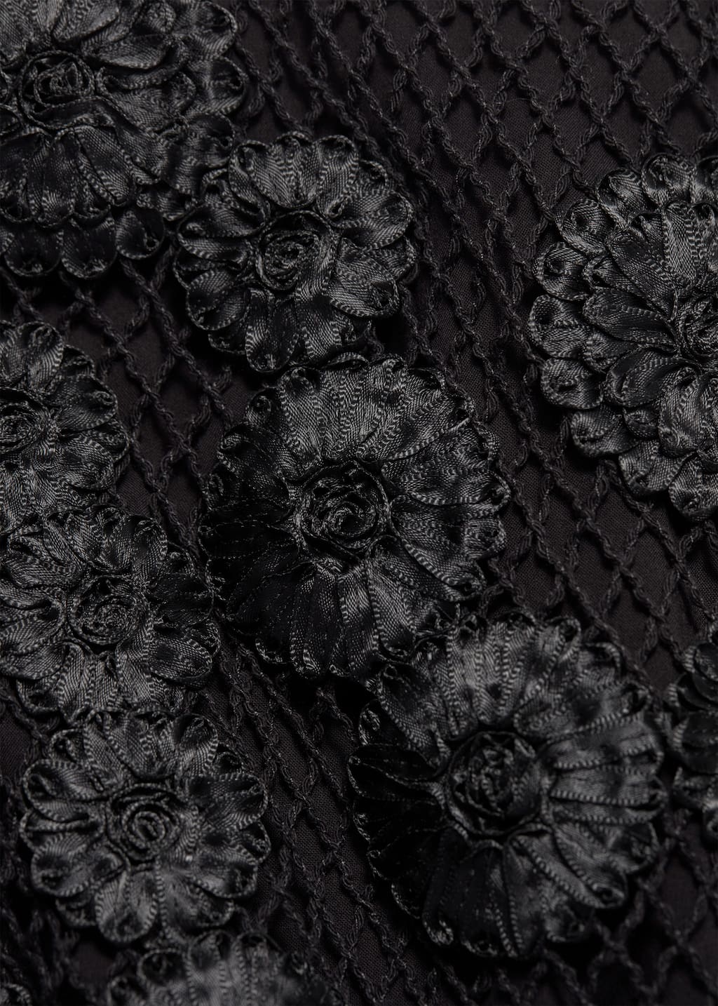 Image of Falda midi de malla con apliques florales